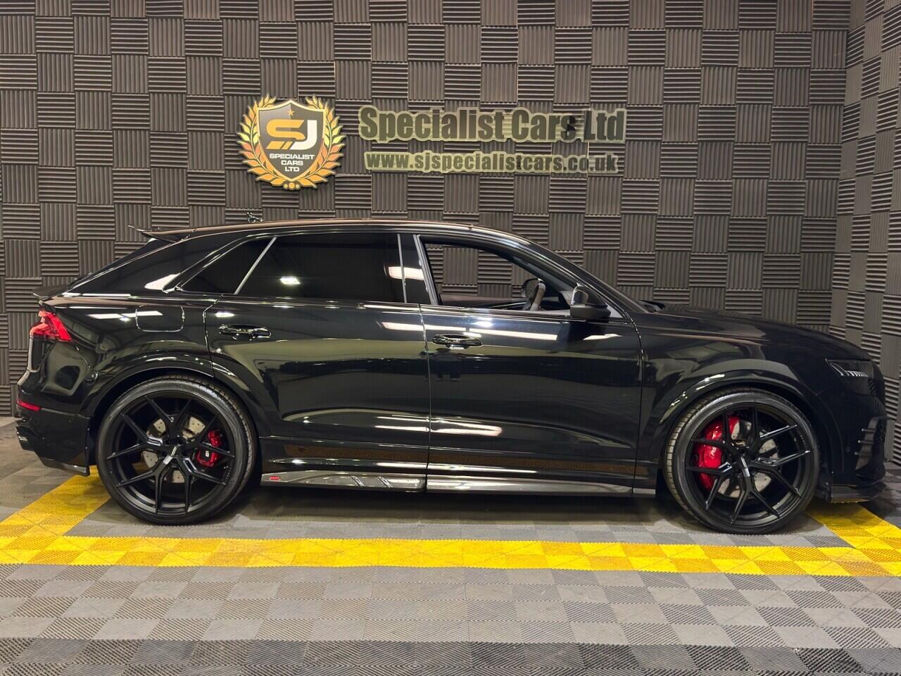 Audi RSQ8 view 6