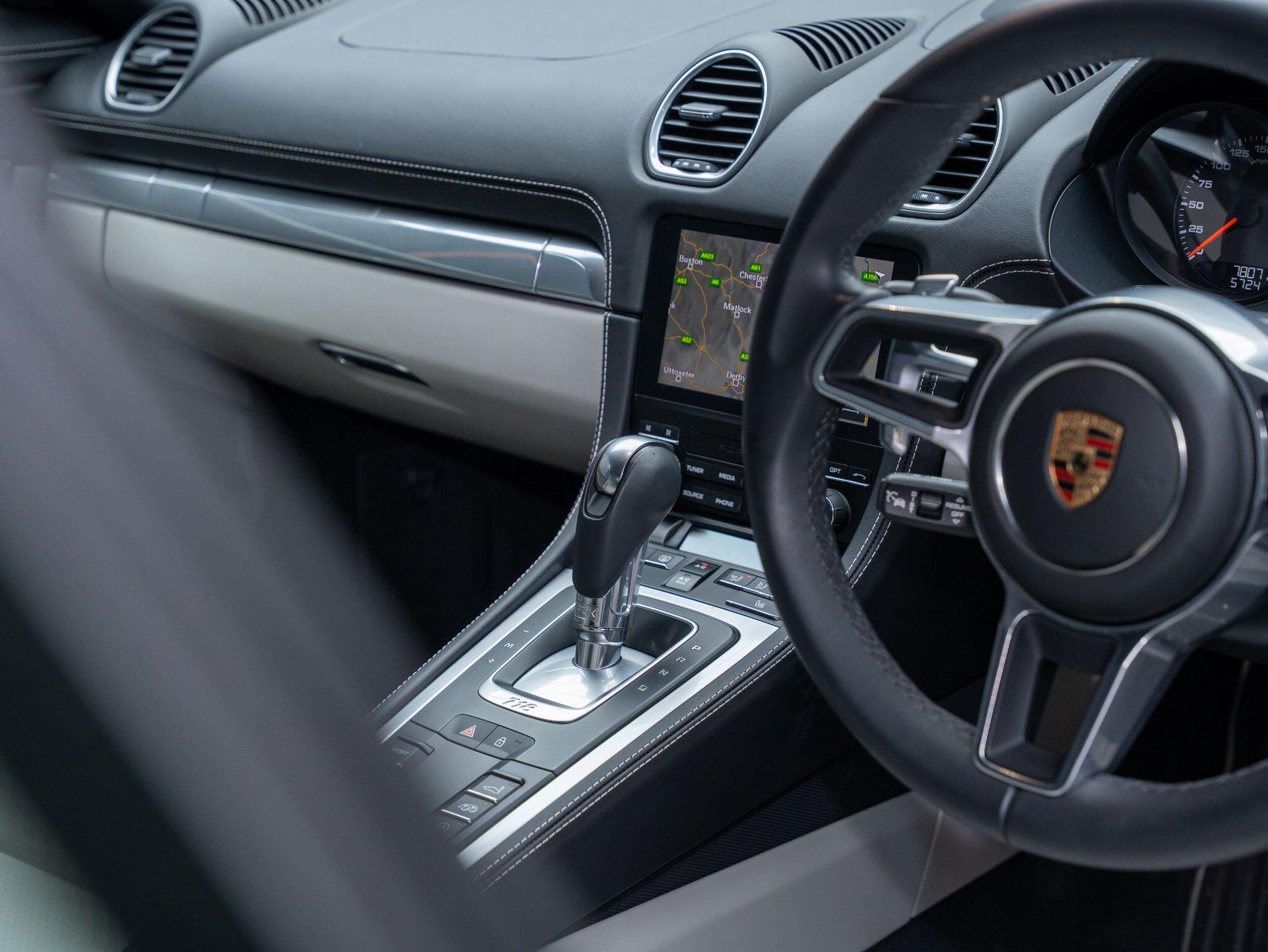 Porsche Cayman view 29