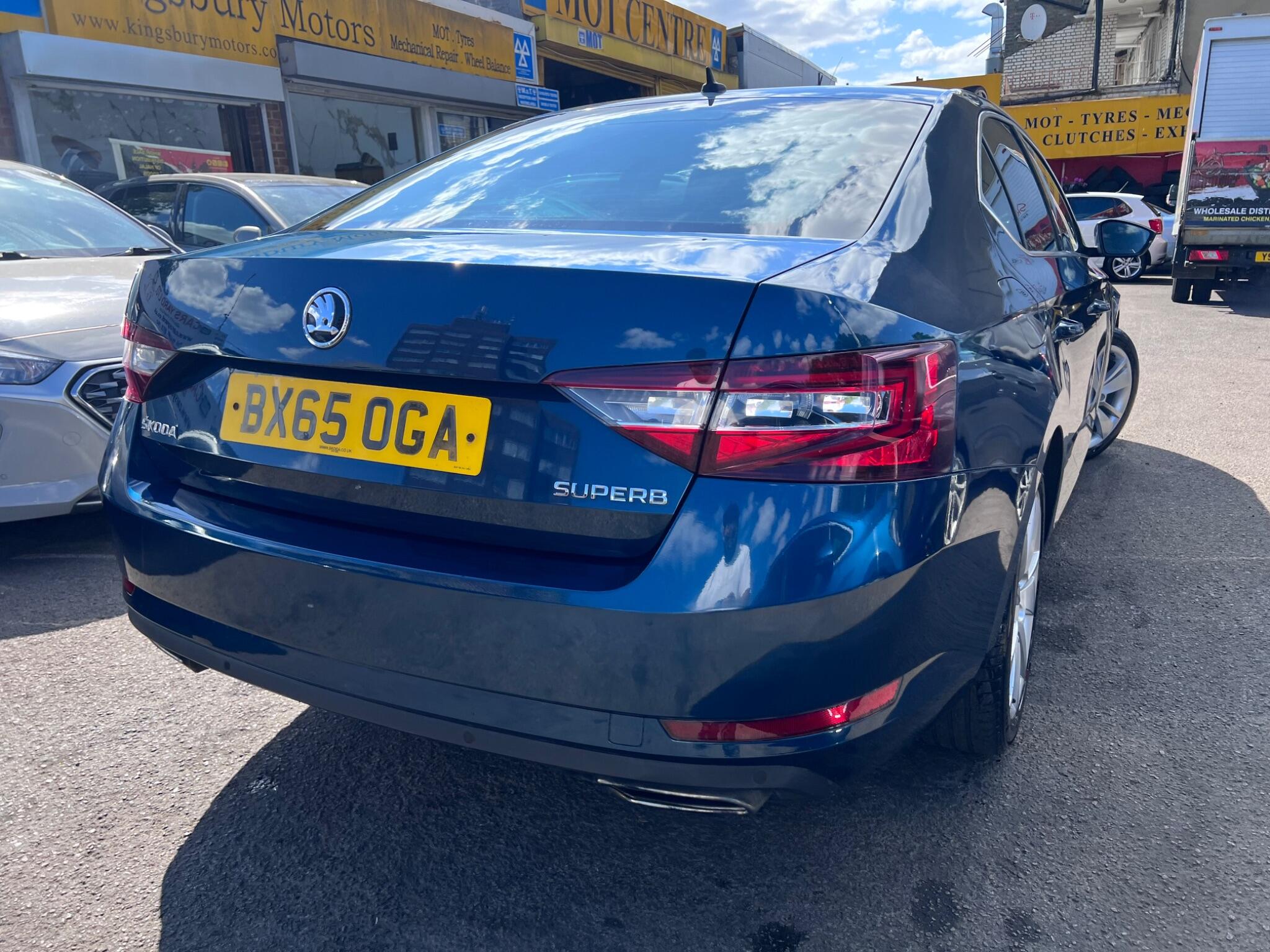 Skoda Superb view 10