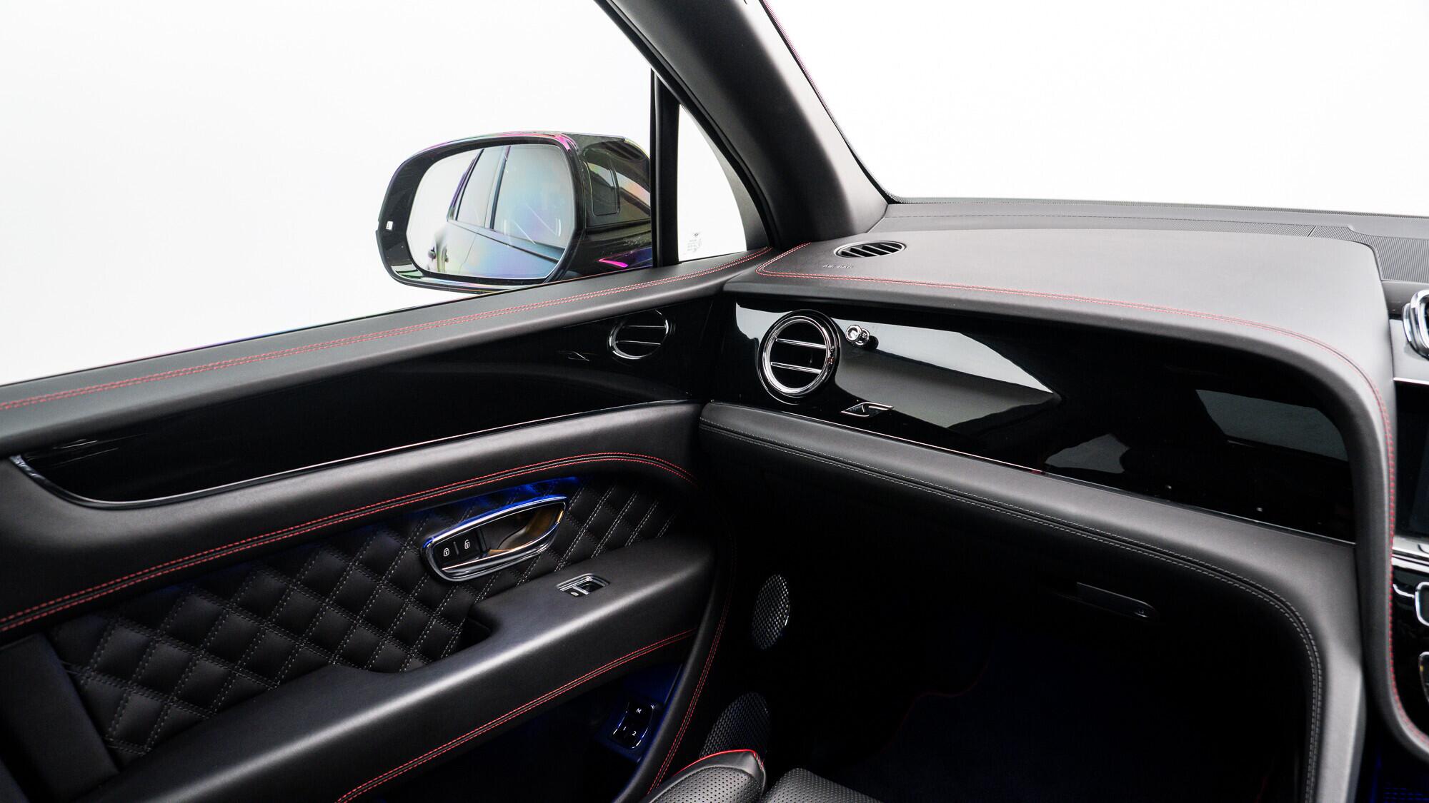 Bentley Bentayga view 29