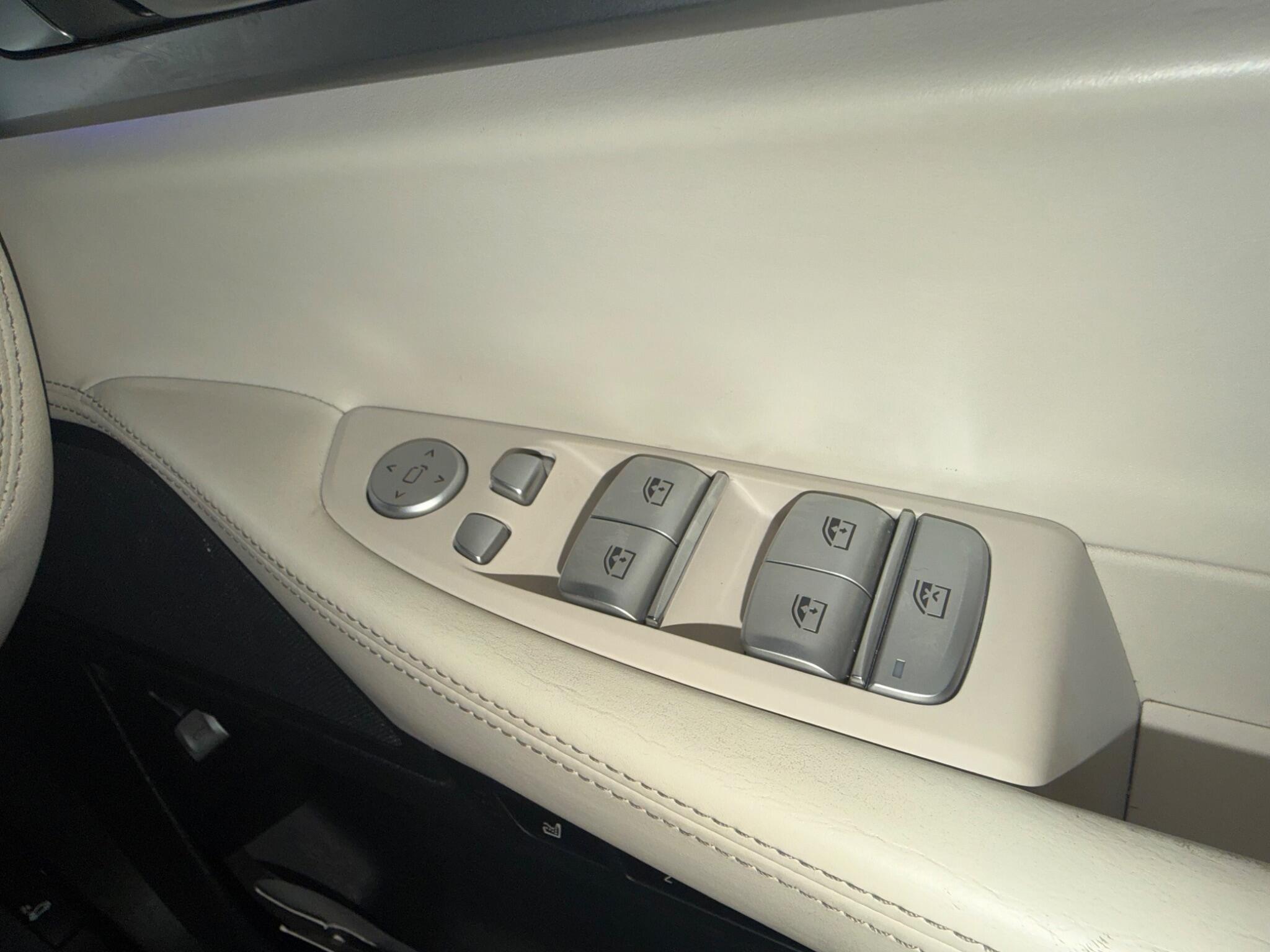 BMW 7 Series view 51