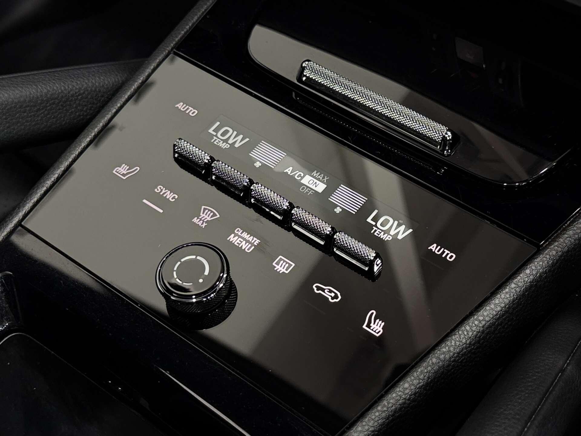 Porsche Cayenne view 45