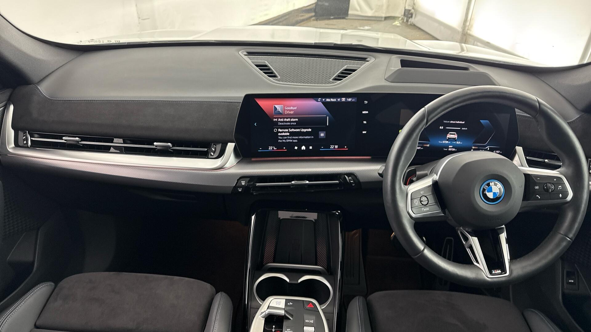 BMW iX1 view 4