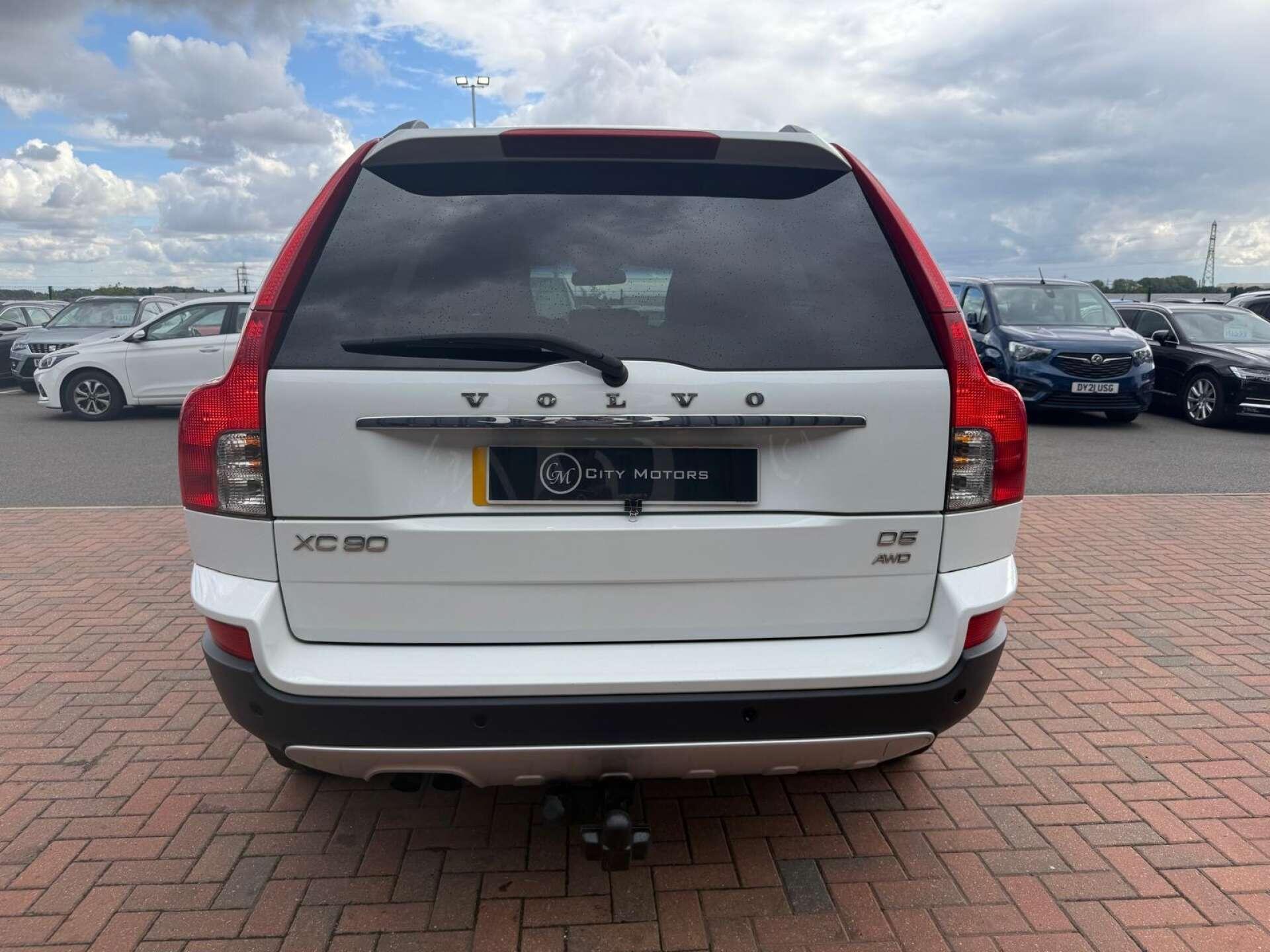 Volvo XC90 view 16