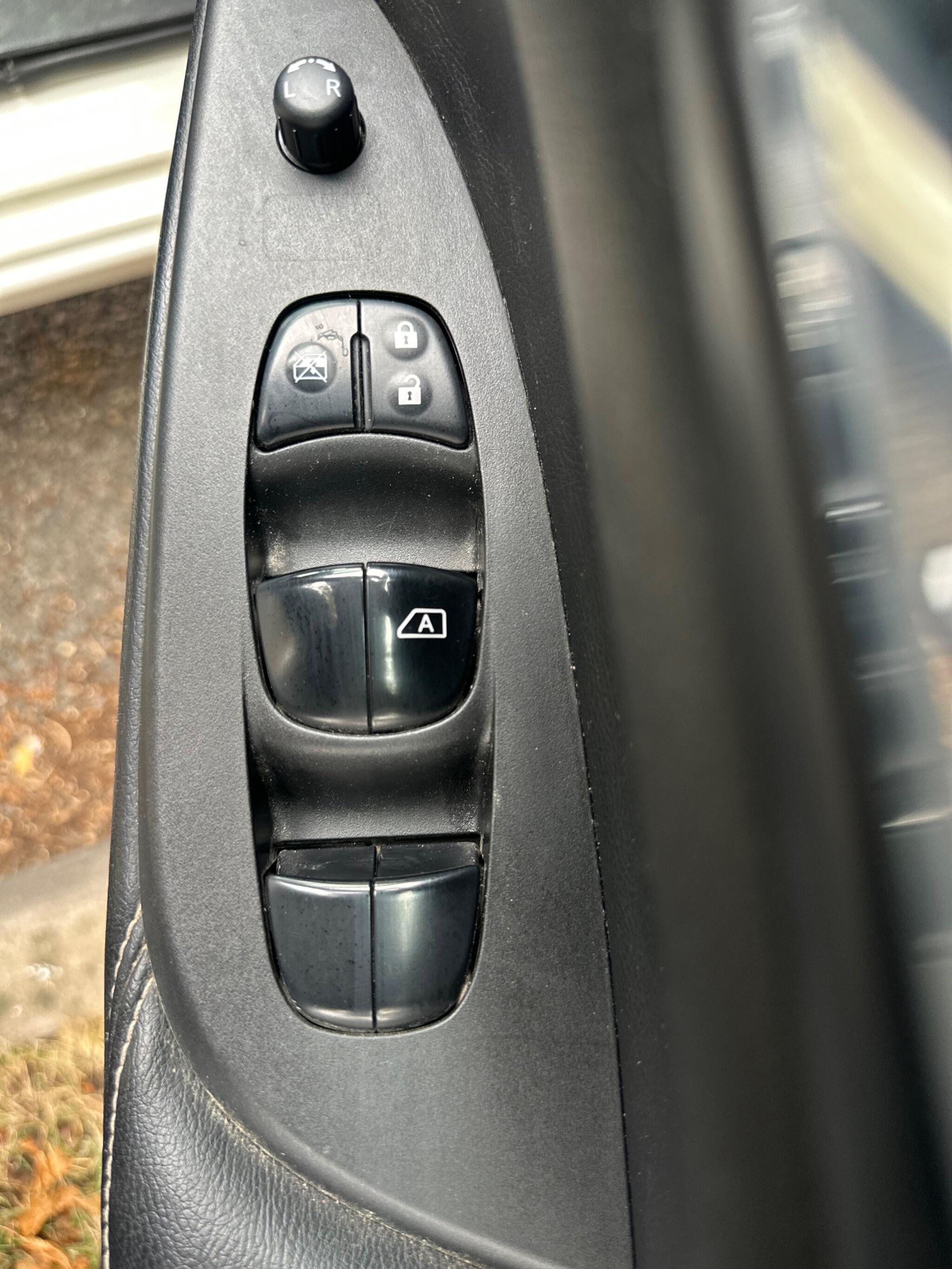 2016 Nissan Pulsar 1.5 dCi N-Connecta Euro 6 (s/s) 5dr • 102,000 miles image 33