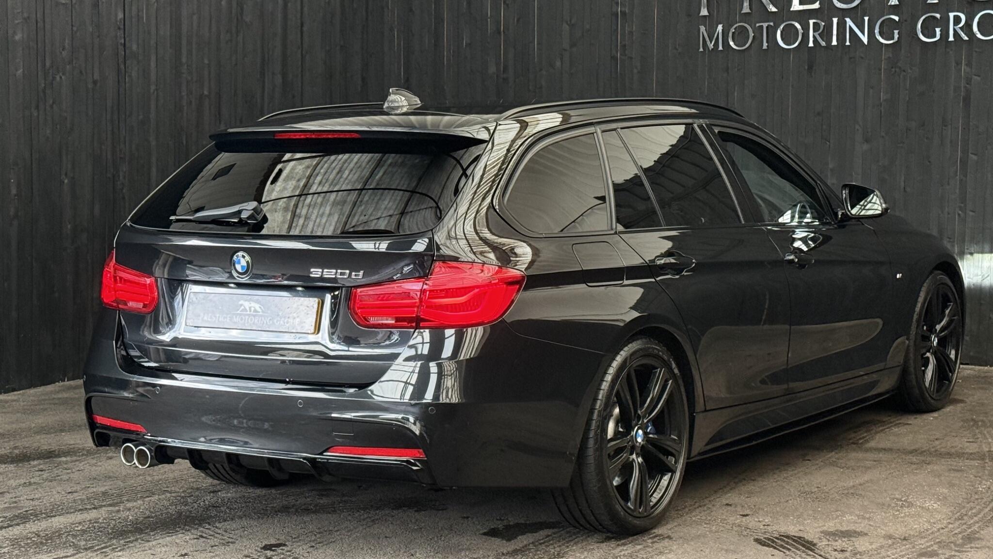 BMW 3 Series view 17