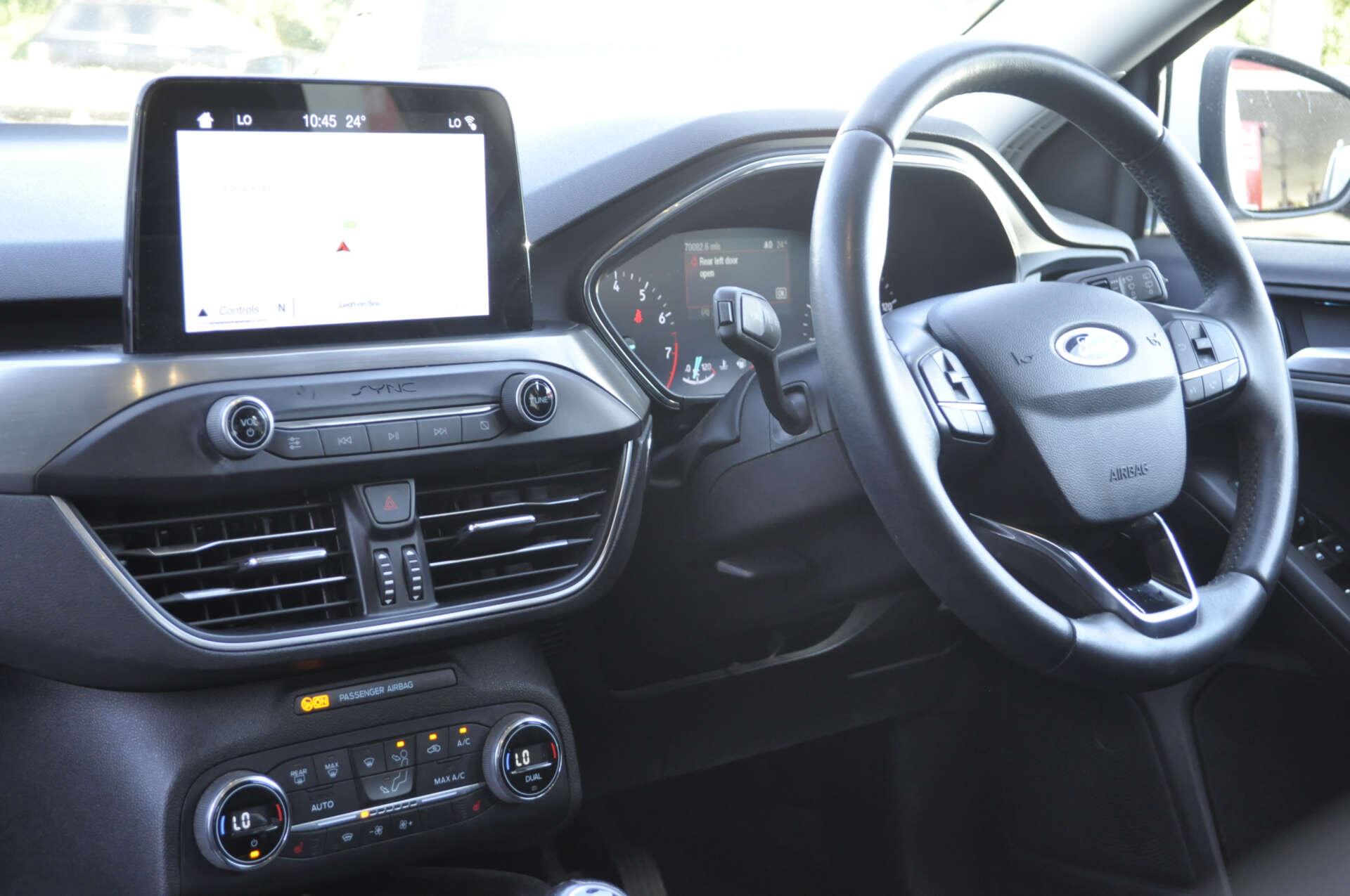 Ford Focus view 14