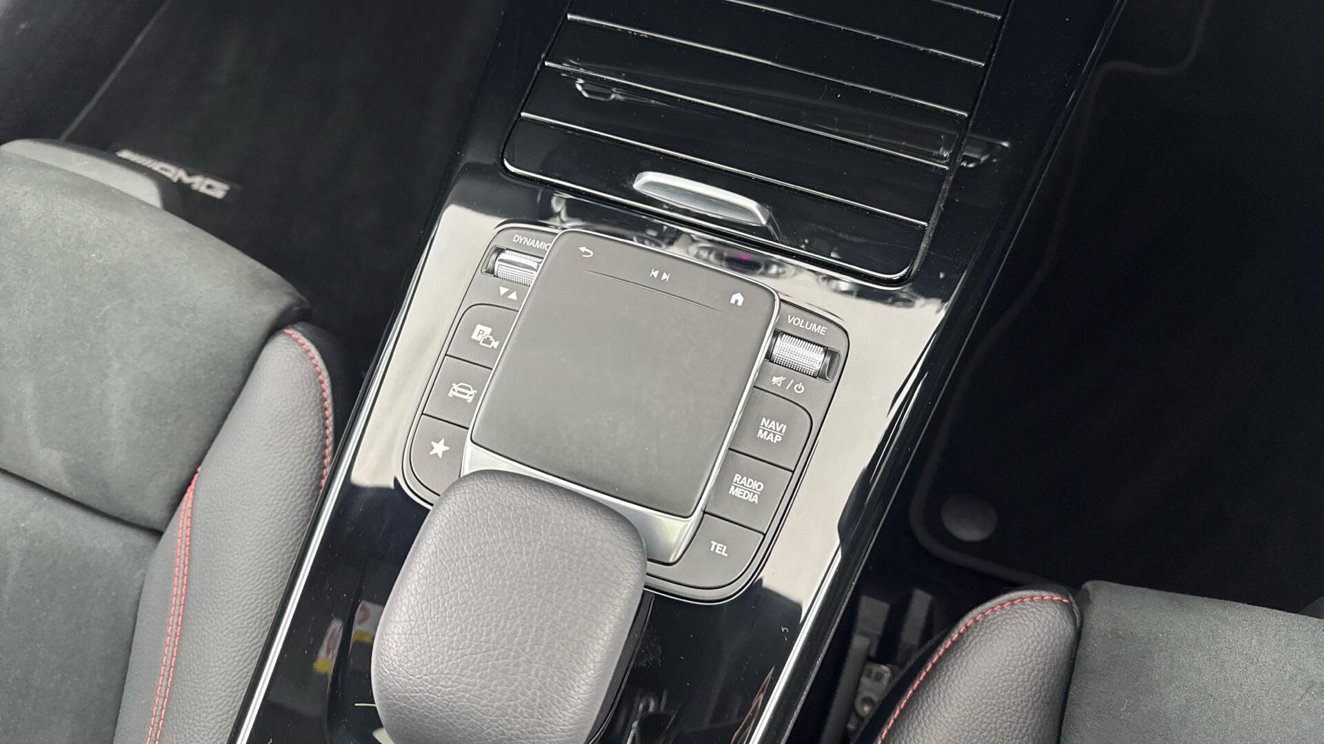 Mercedes-Benz CLA view 42