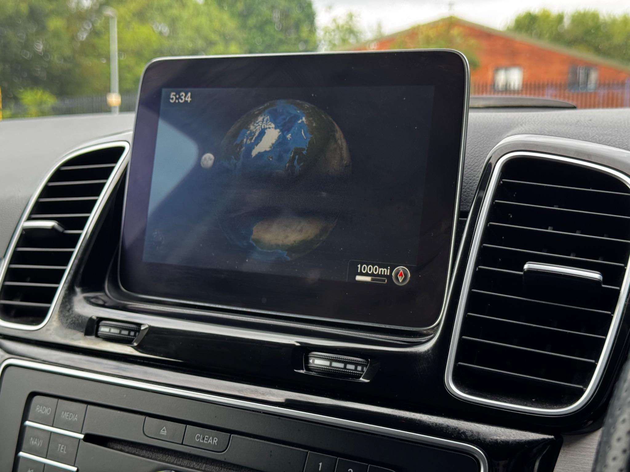 Mercedes-Benz Gle view 23