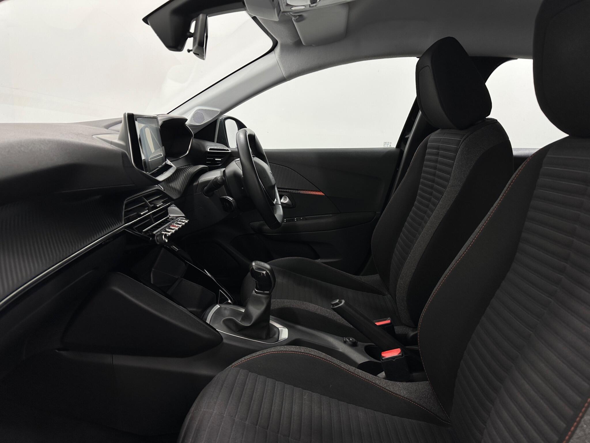 Peugeot 208 view 32