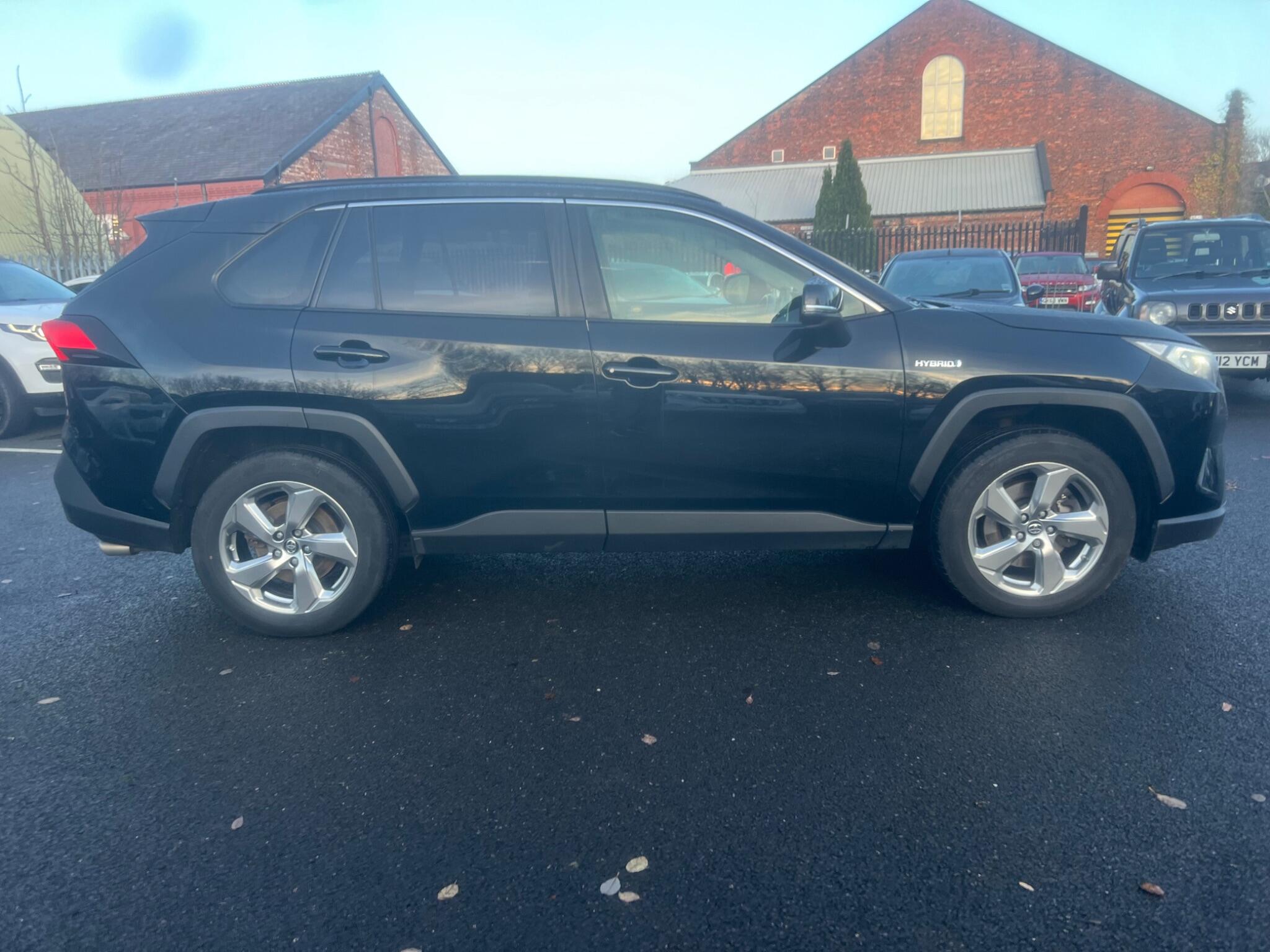 2019 Toyota RAV4 2.5 VVT-h Design CVT Euro 6 (s/s) 5dr • 116,015 miles image 10