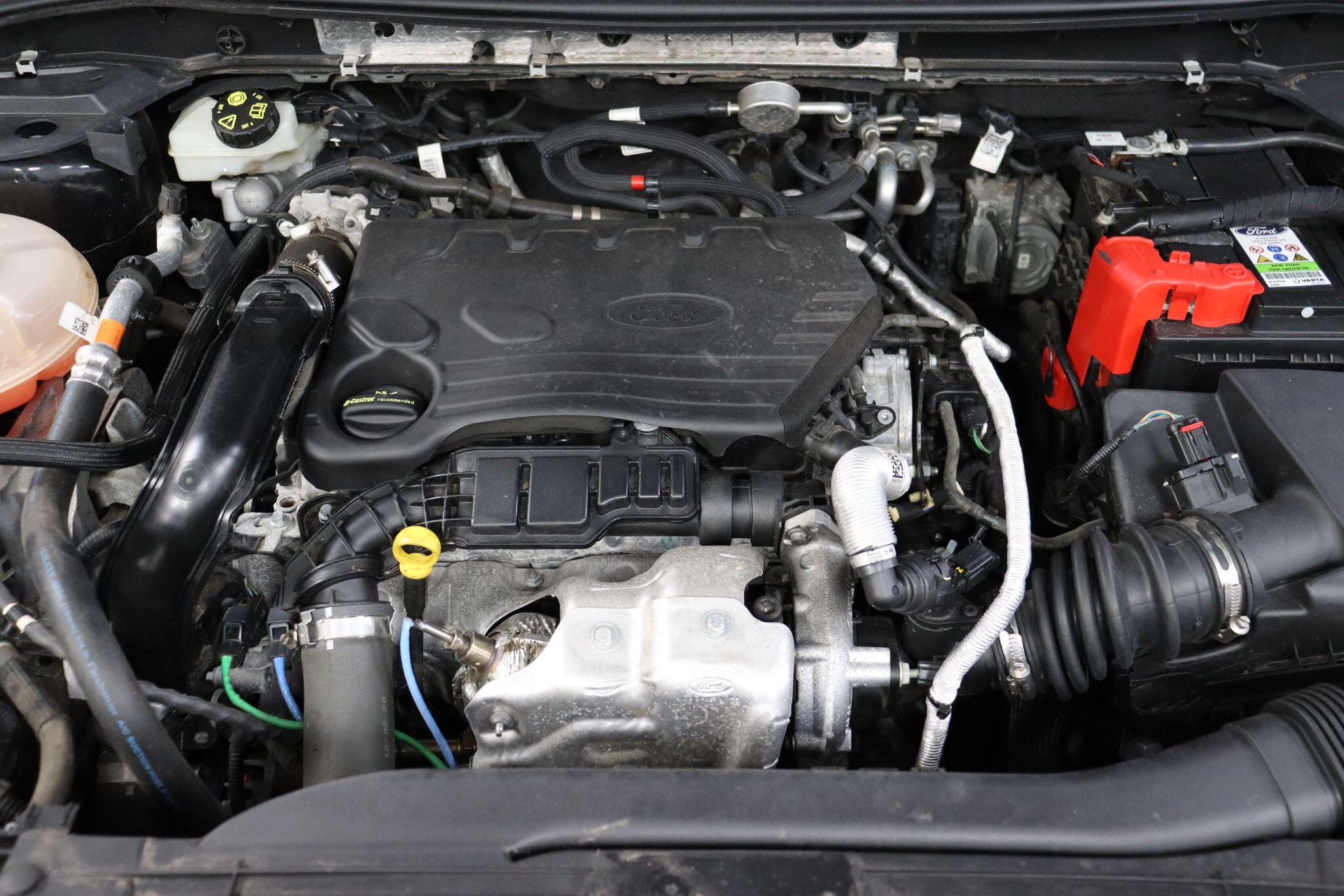 Ford Kuga view 45