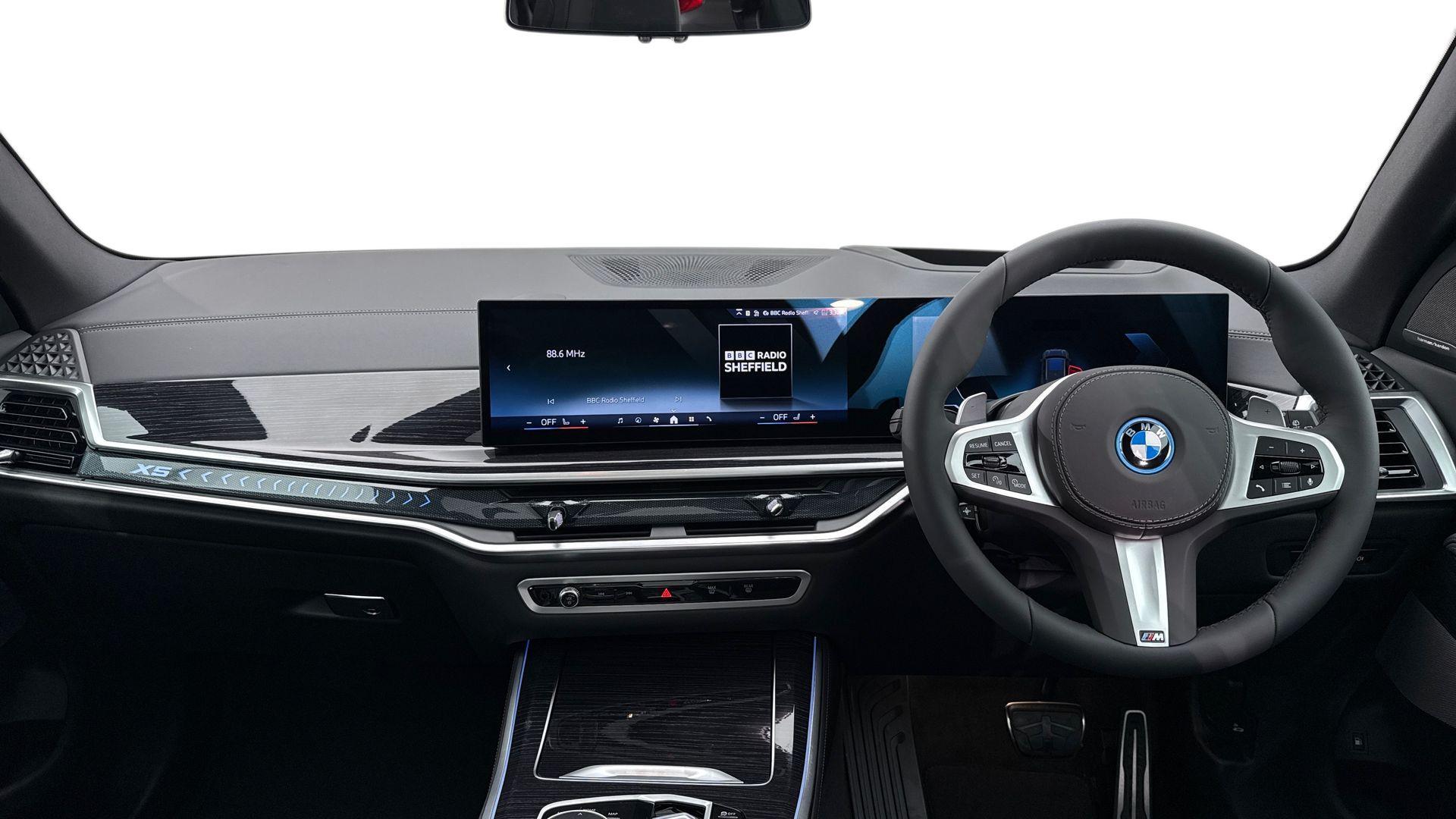 BMW X5 view 4