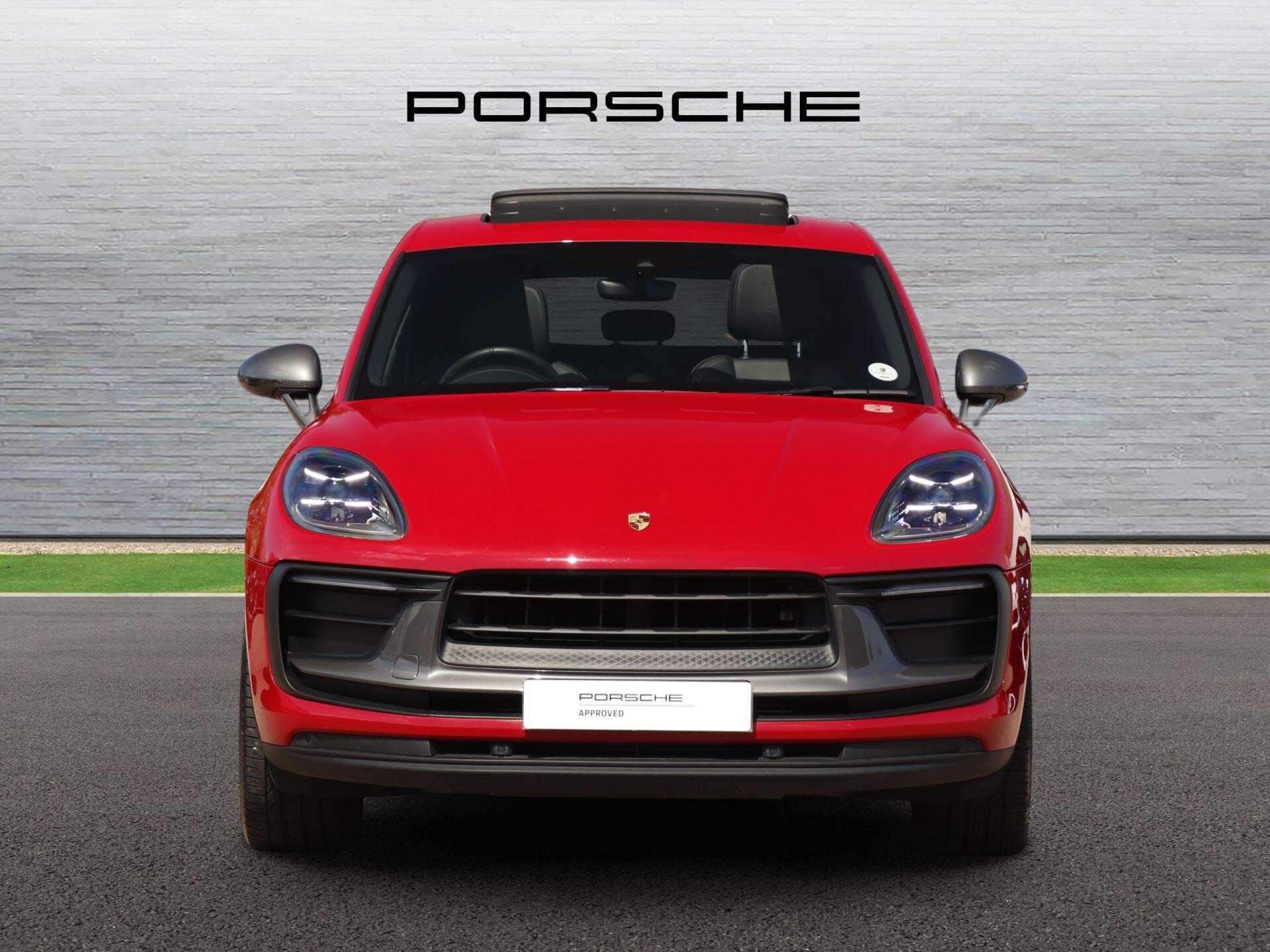 Porsche Macan view 8