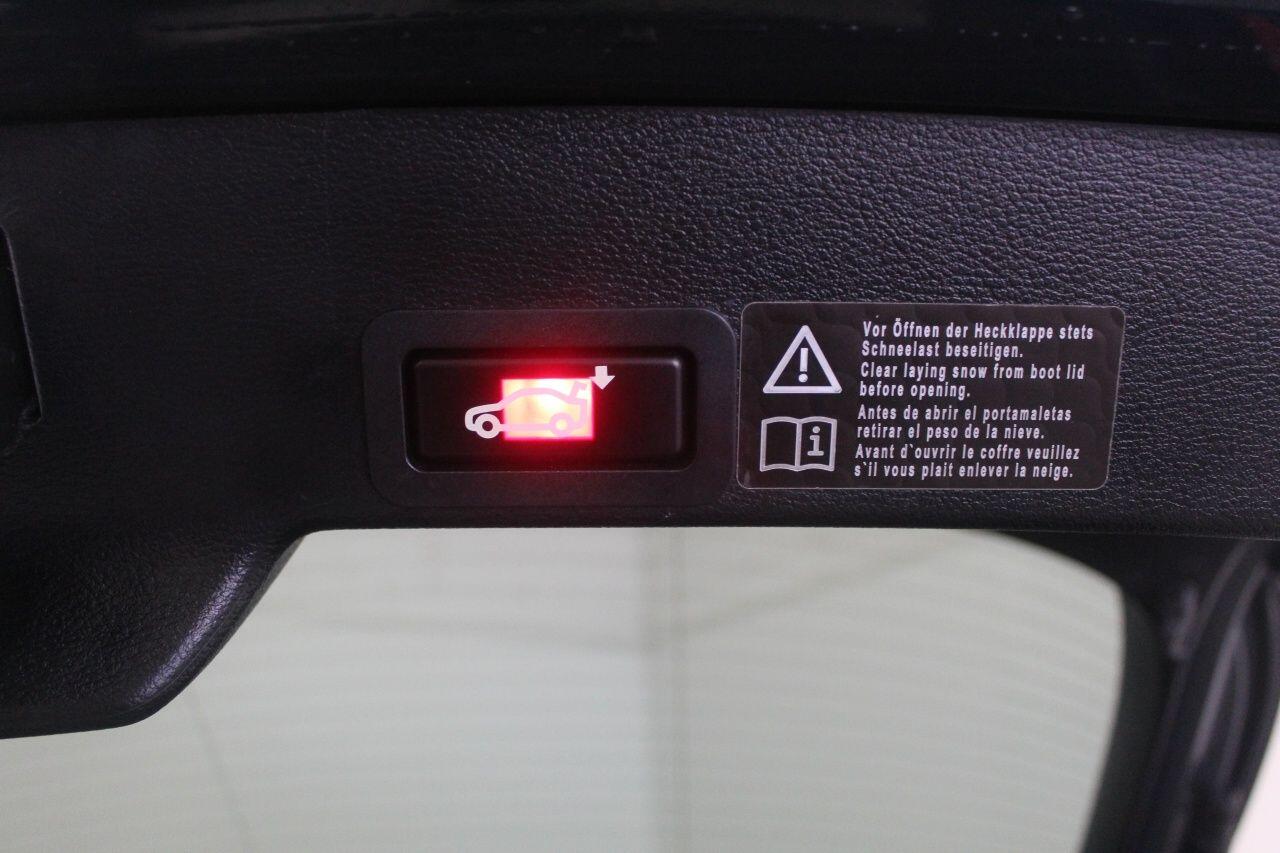 BMW X6 view 24