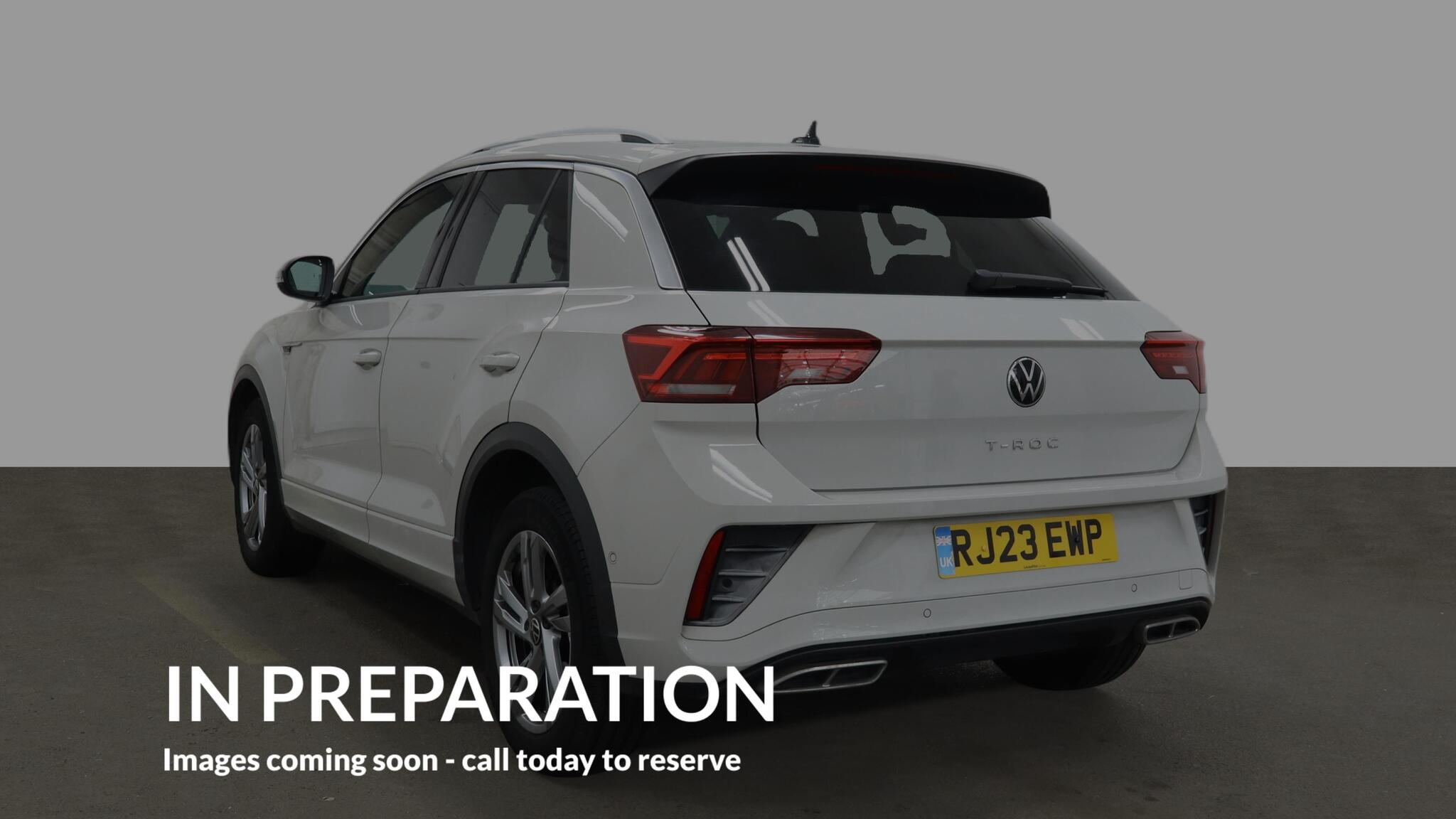Volkswagen T-Roc view 3