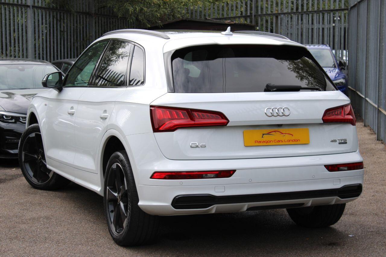 Audi Q5 view 4