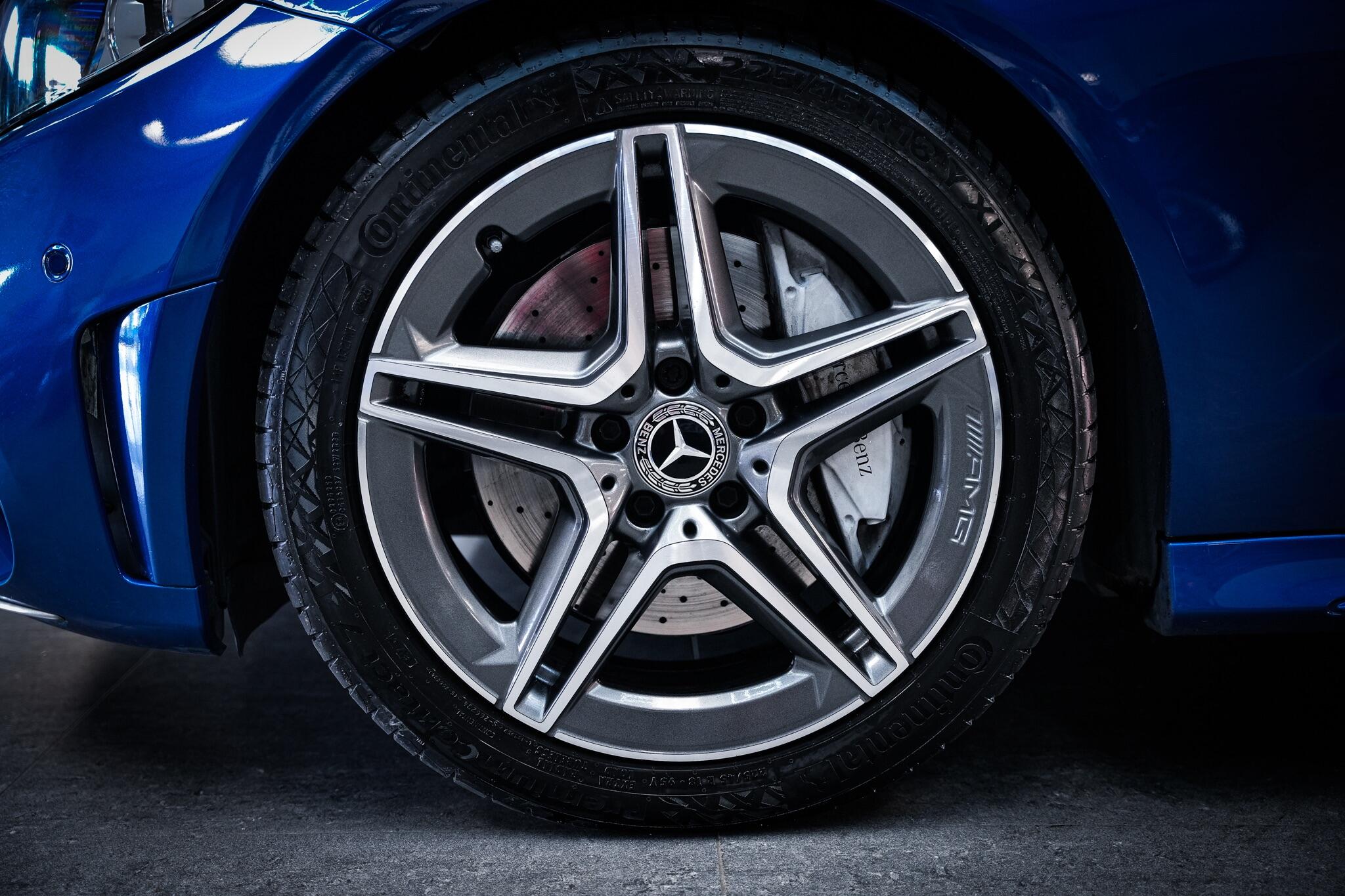 Mercedes-Benz C-Class view 29