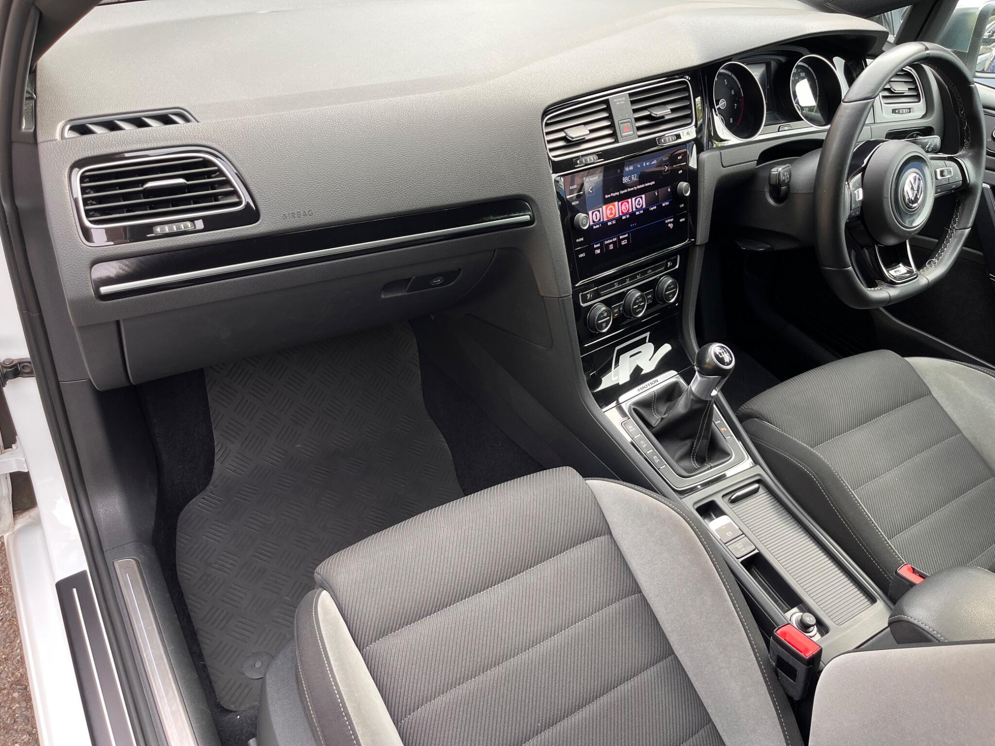 Volkswagen Golf view 30