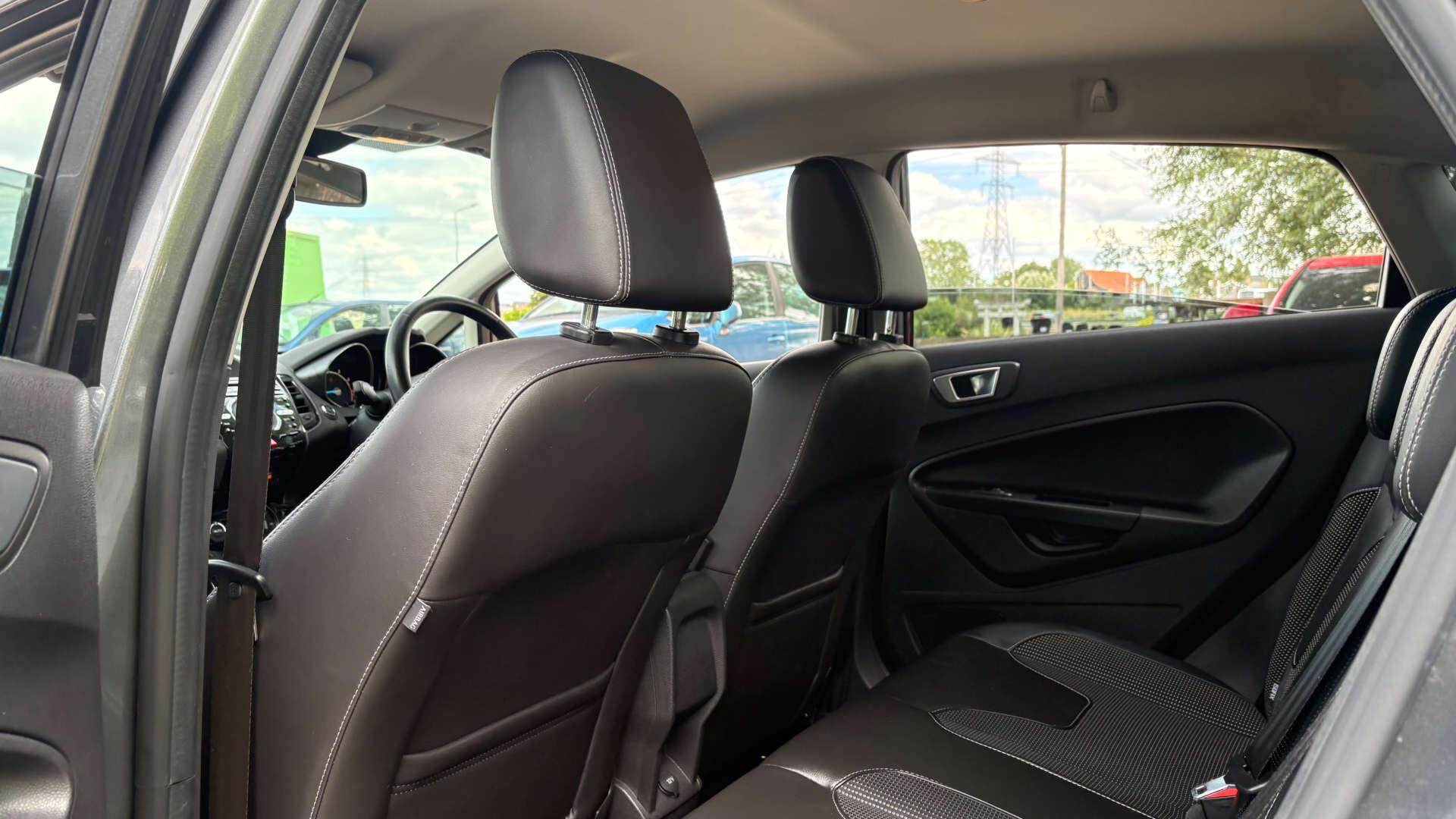 Ford Fiesta view 12