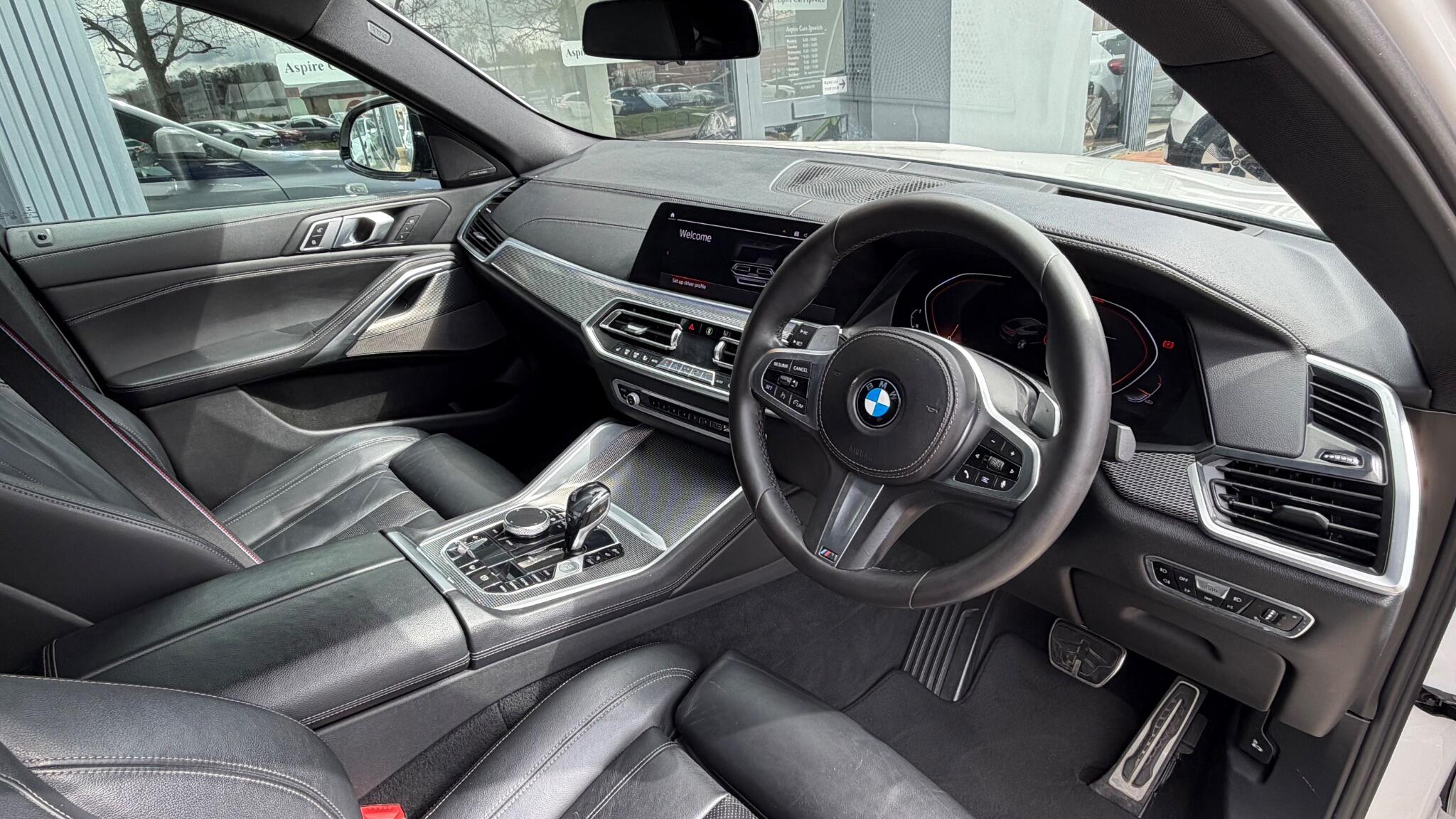 BMW X6 view 12