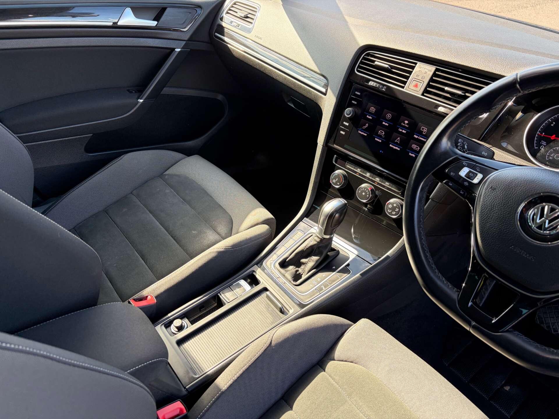 Volkswagen Golf view 38