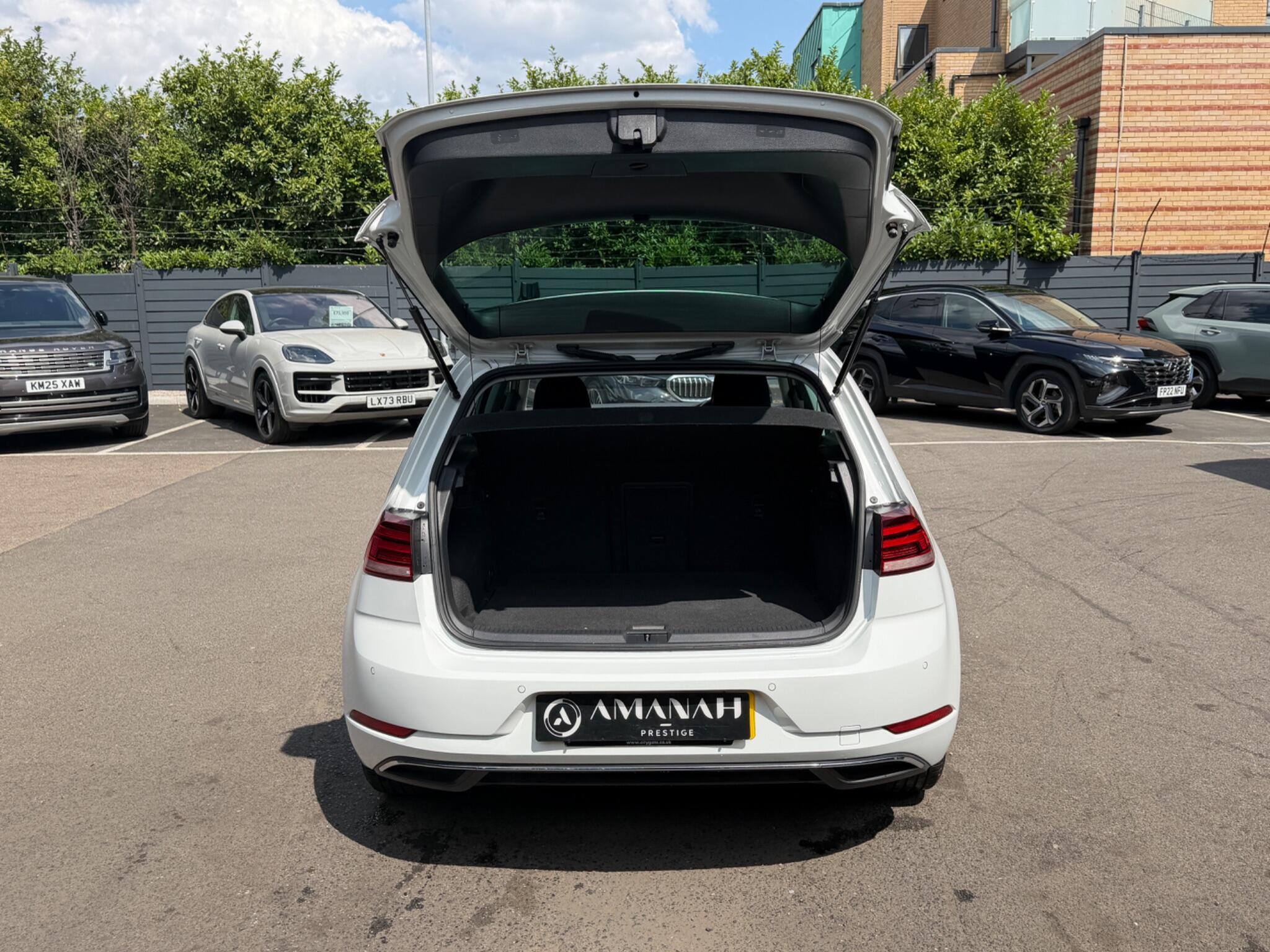 Volkswagen Golf view 21
