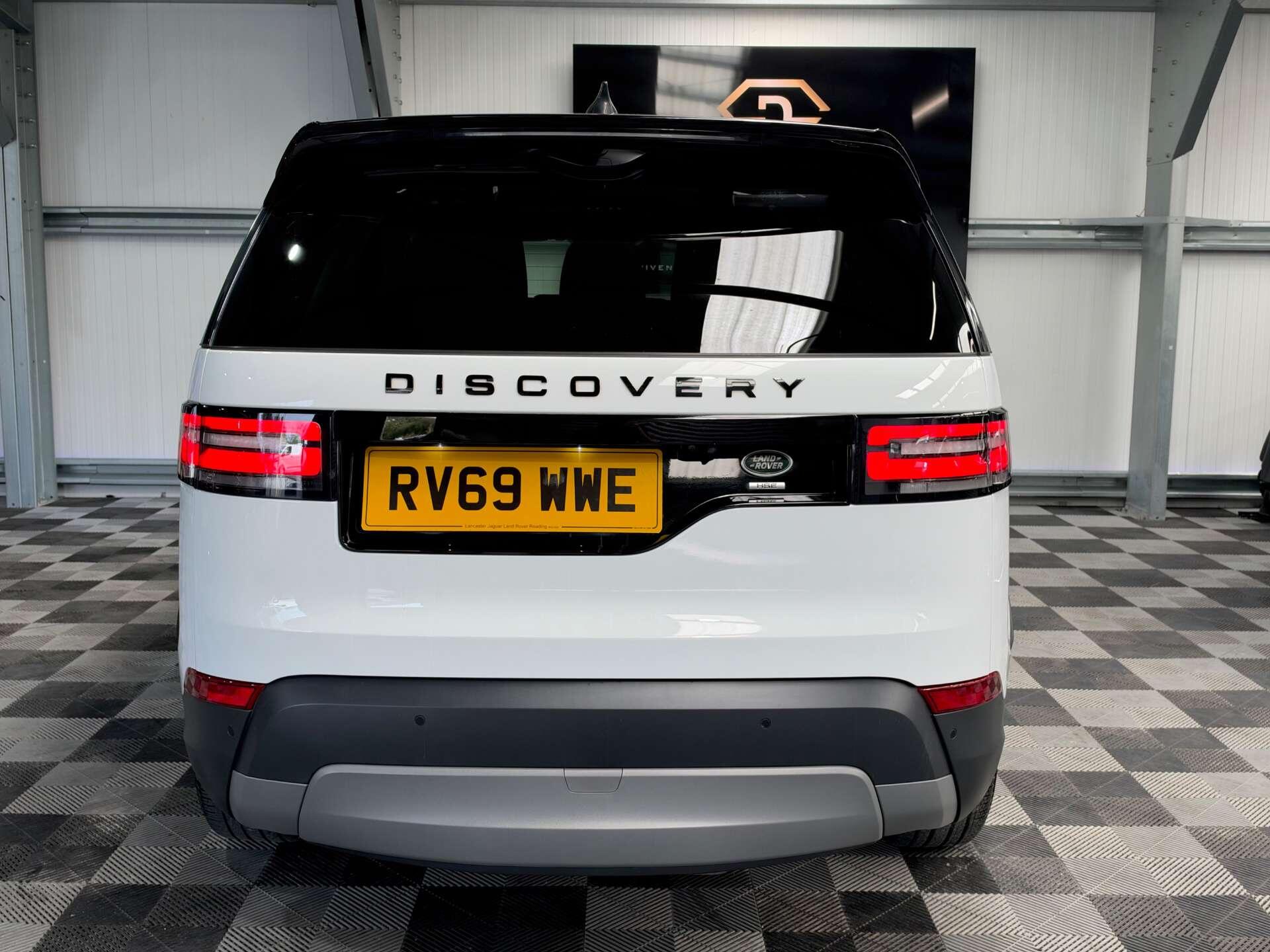 Land Rover Discovery view 18