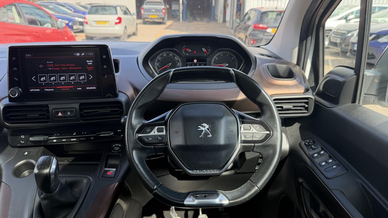 Peugeot Rifter view 21