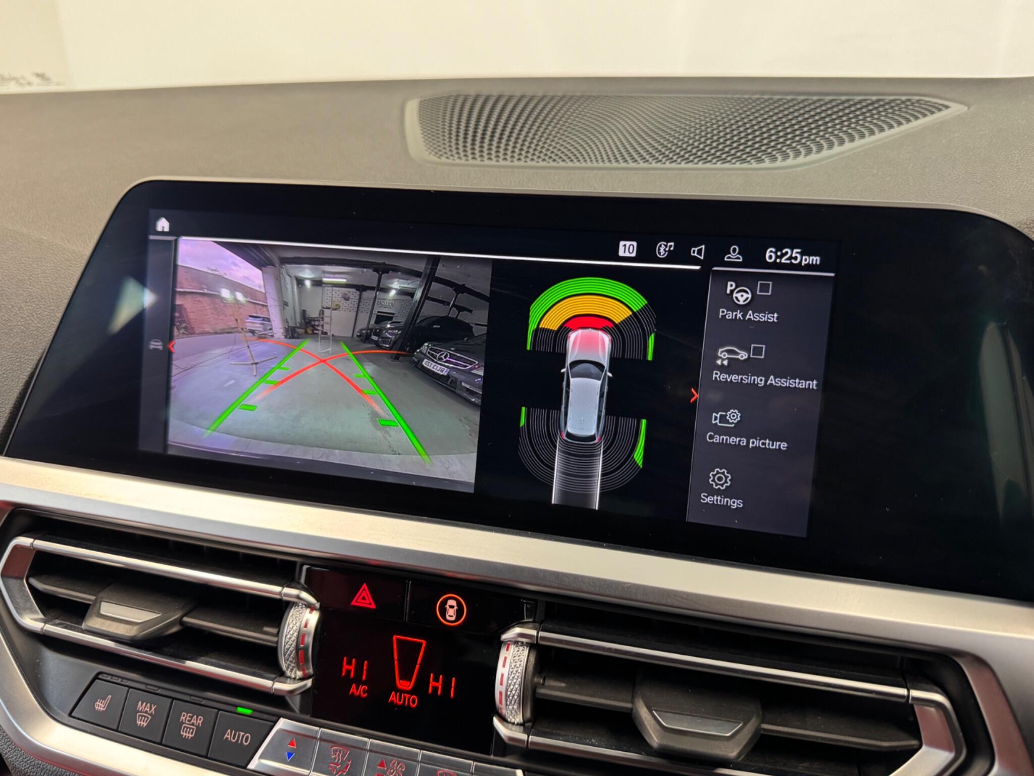 BMW 3 Series view 35