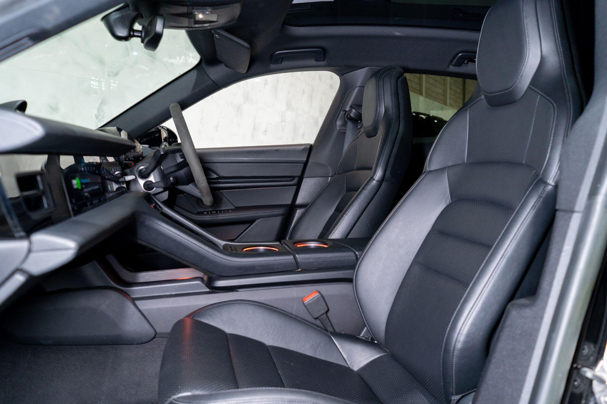 Porsche Taycan view 15