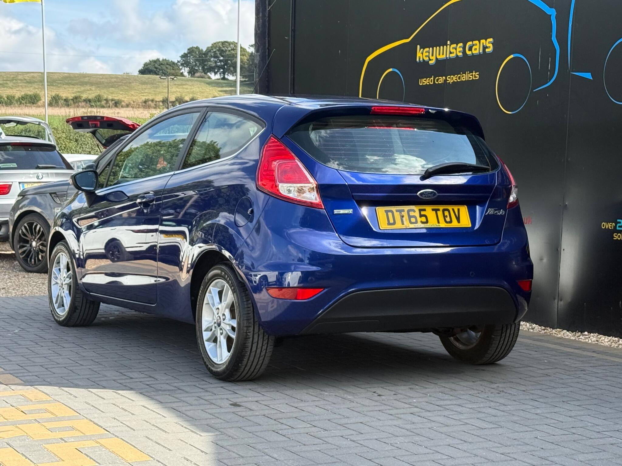 Ford Fiesta view 3