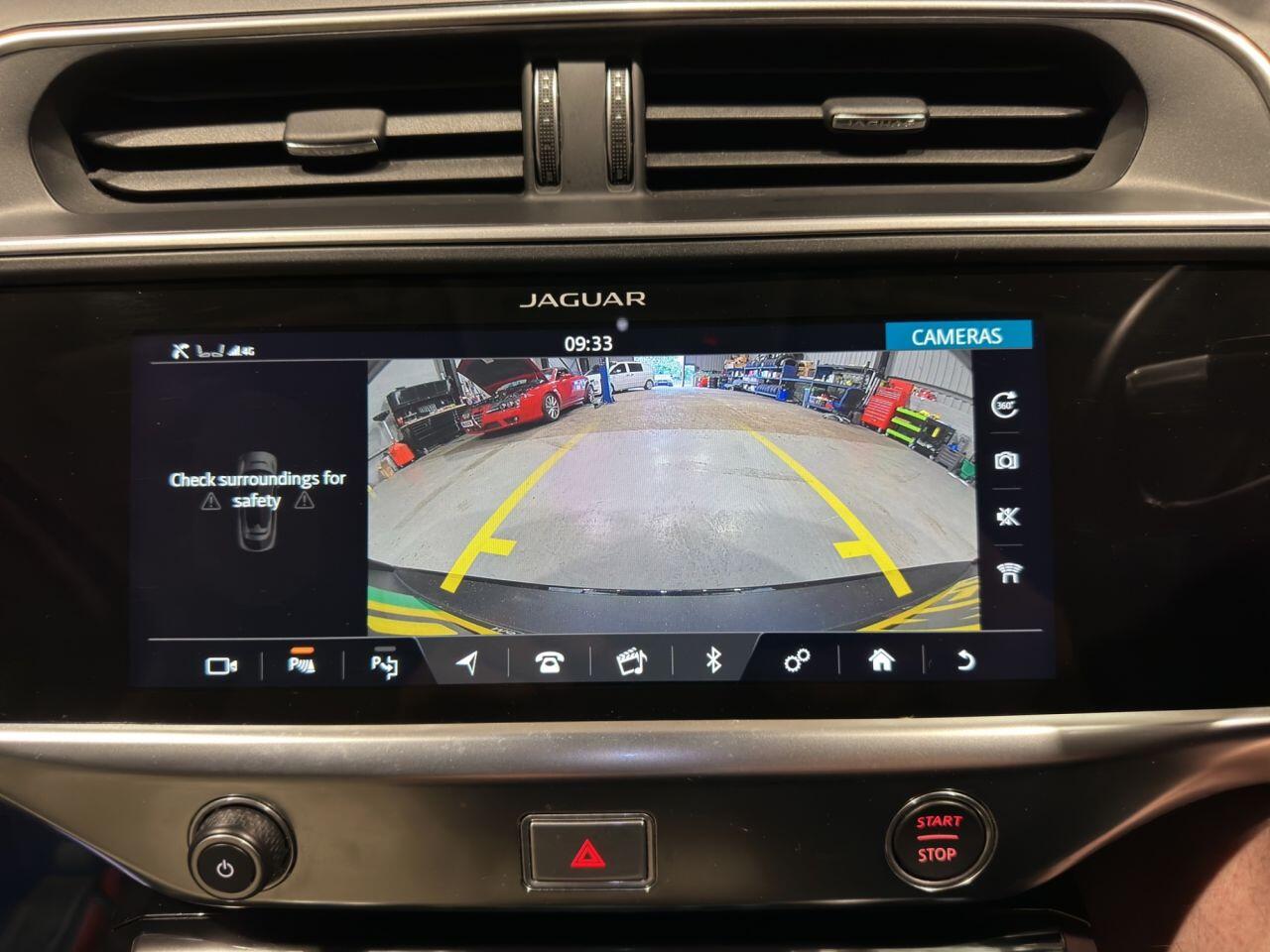 Jaguar I-Pace view 20