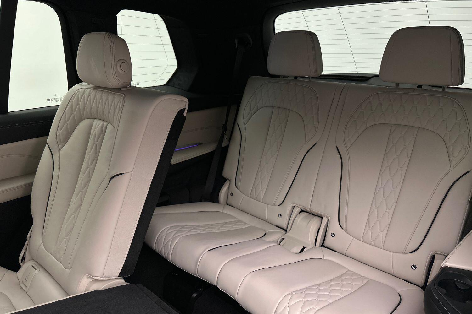 BMW X7 view 30