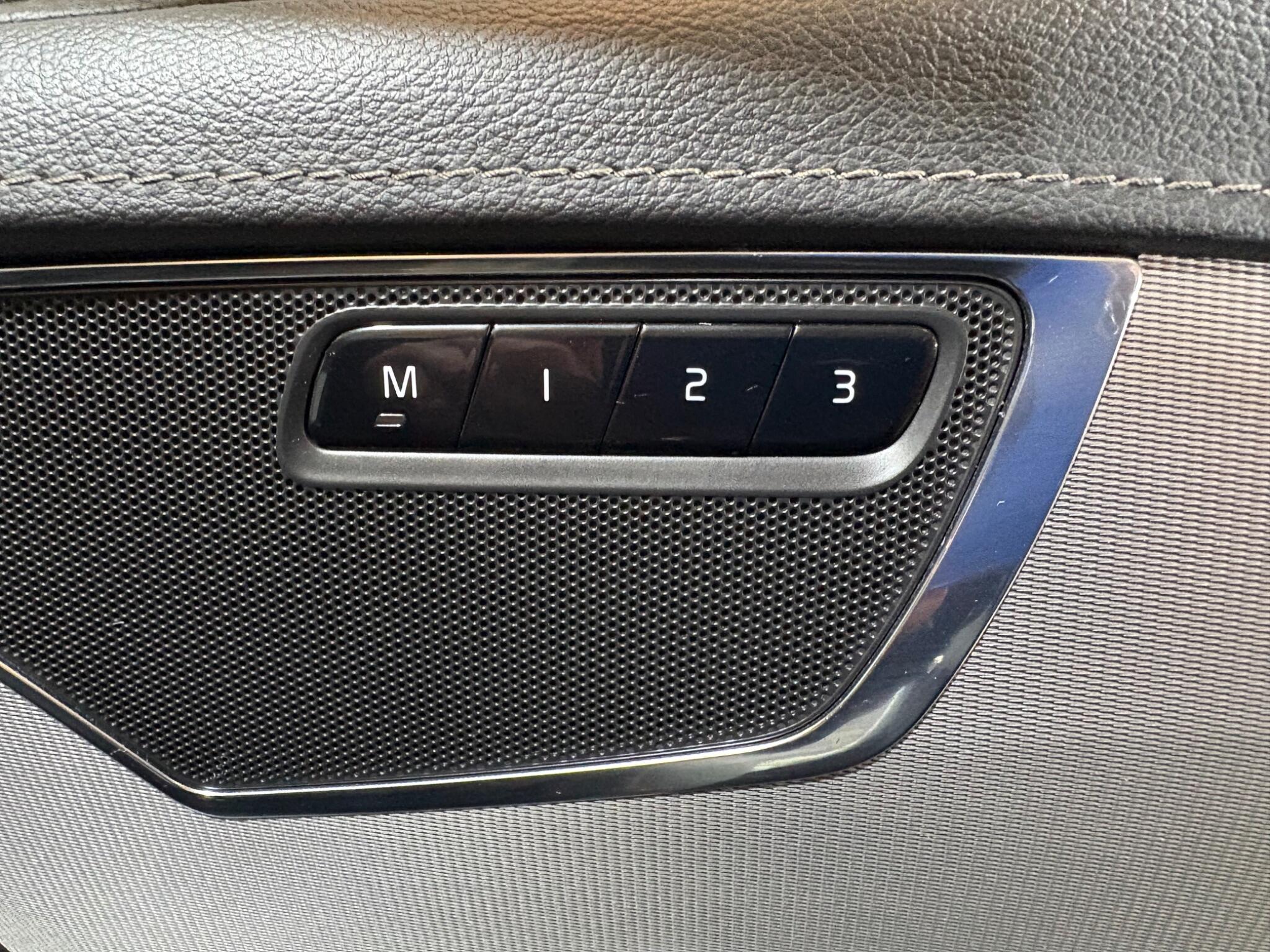 Volvo XC90 view 42