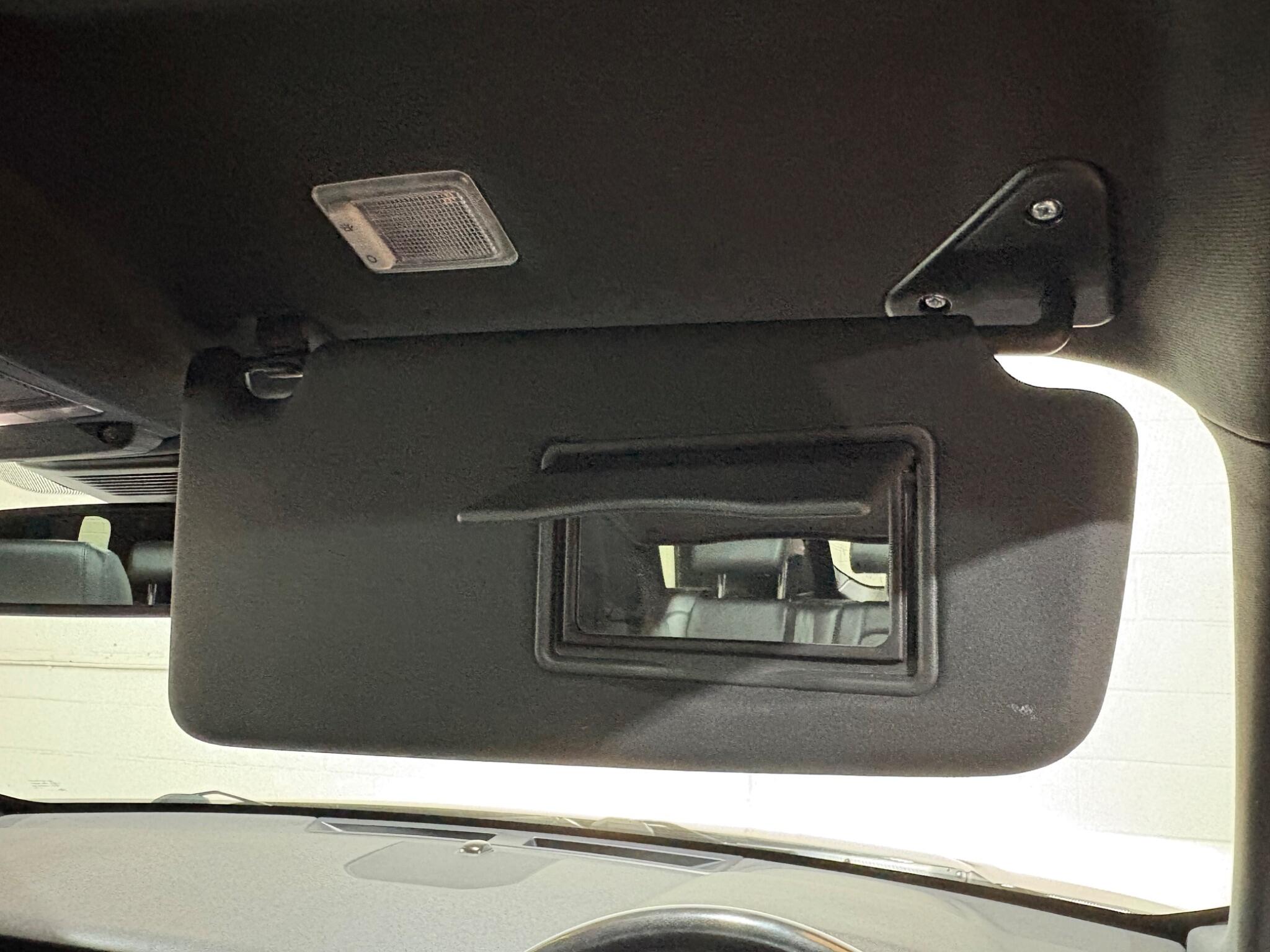 Land Rover Discovery Sport view 12