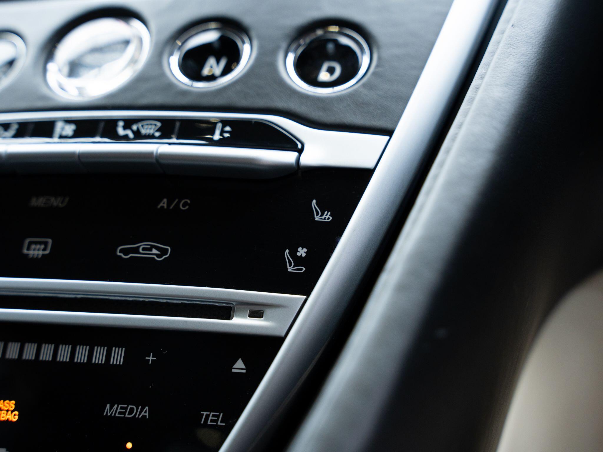 Aston Martin DB11 view 10