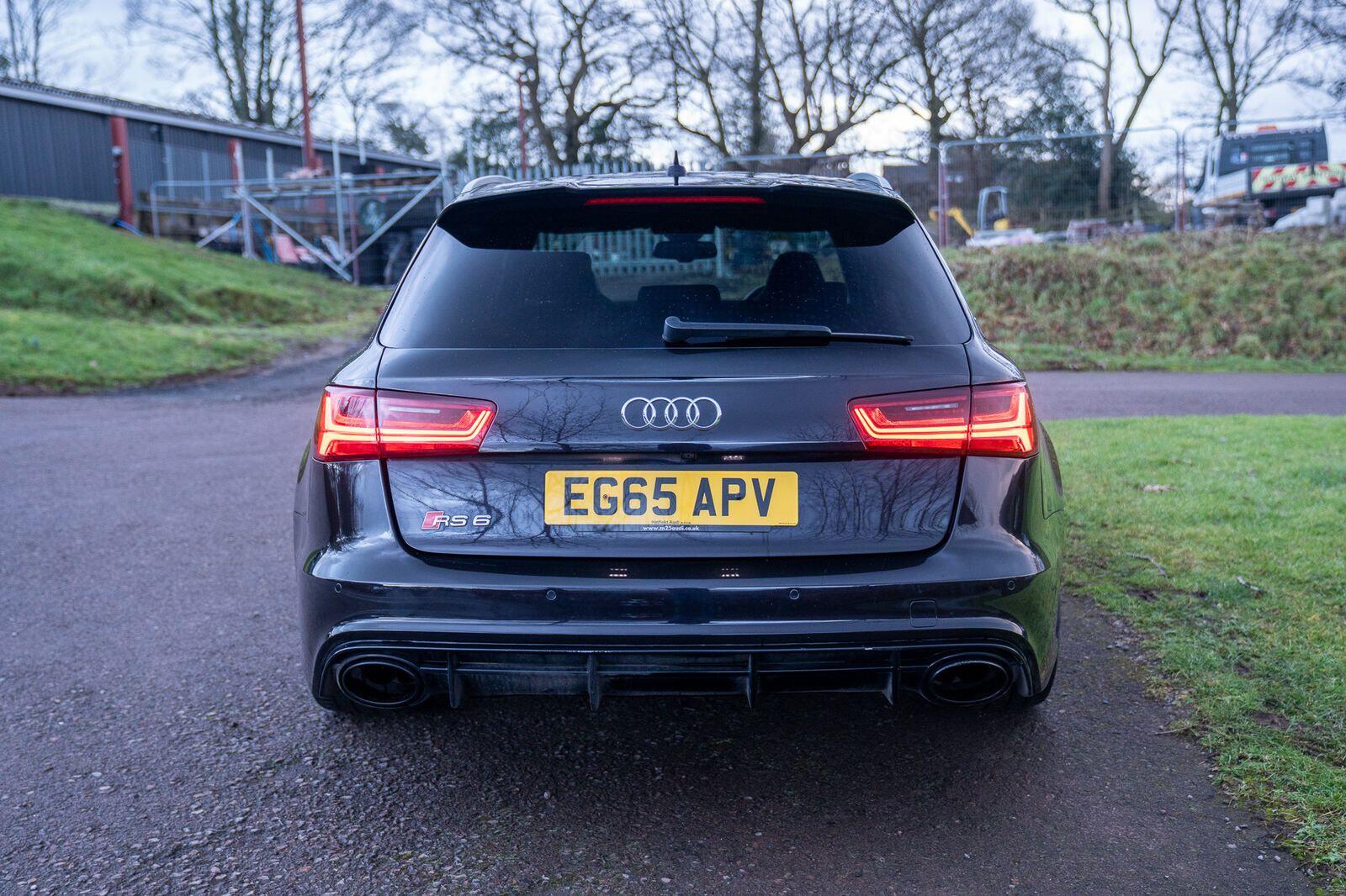 Audi RS6 Avant view 7
