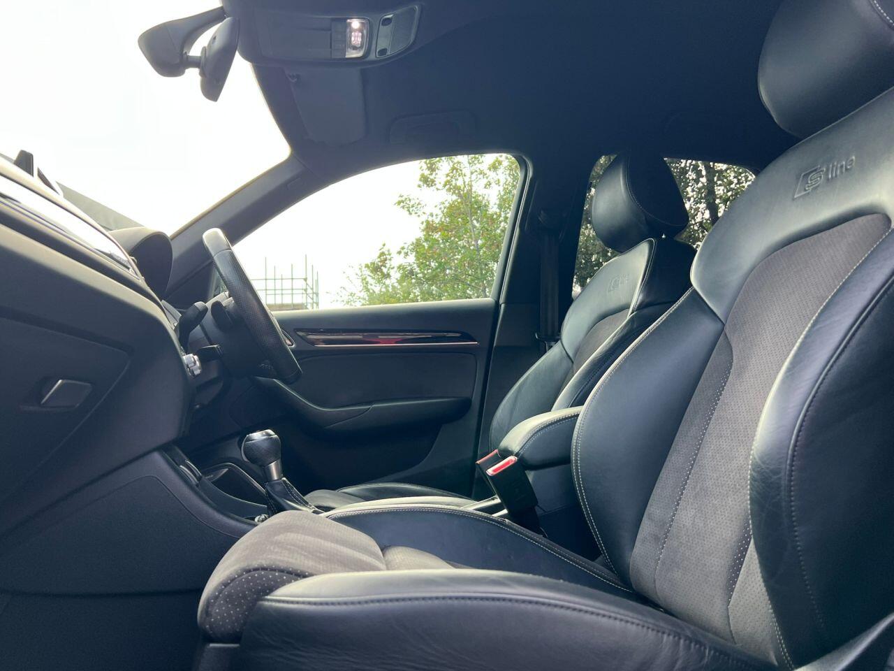 Audi Q3 view 15