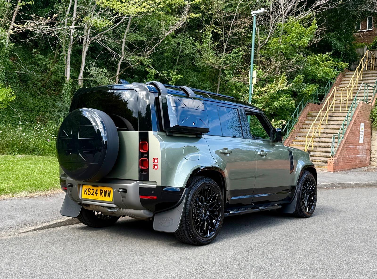 Land Rover Defender view 9