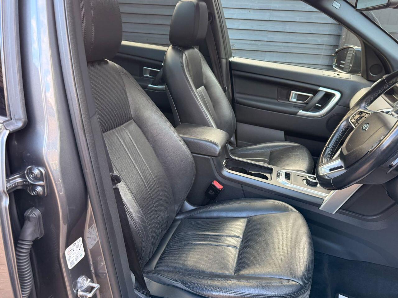Land Rover Discovery Sport view 9