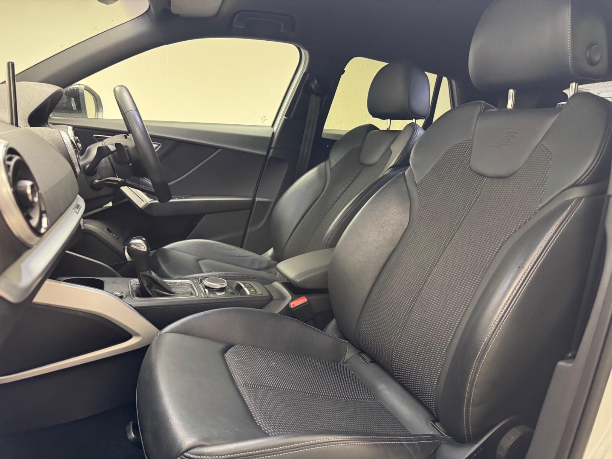 Audi Q2 view 24