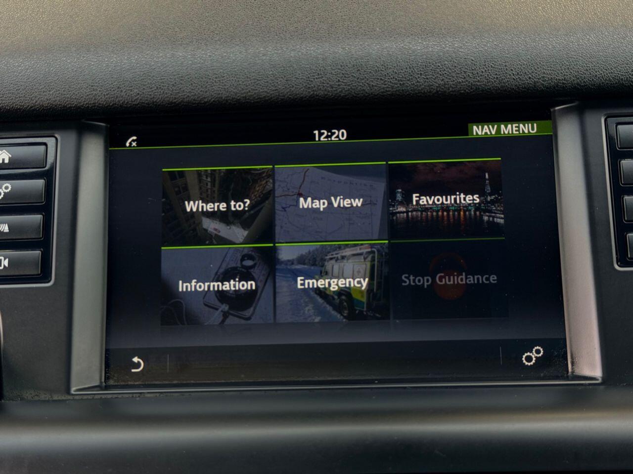 Land Rover Discovery Sport view 45