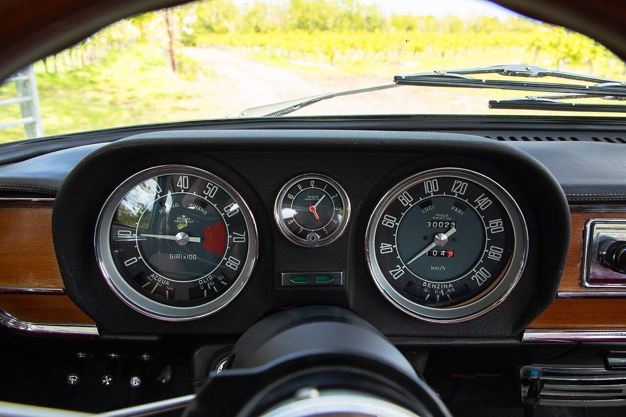 Alfa Romeo Giulia view 13