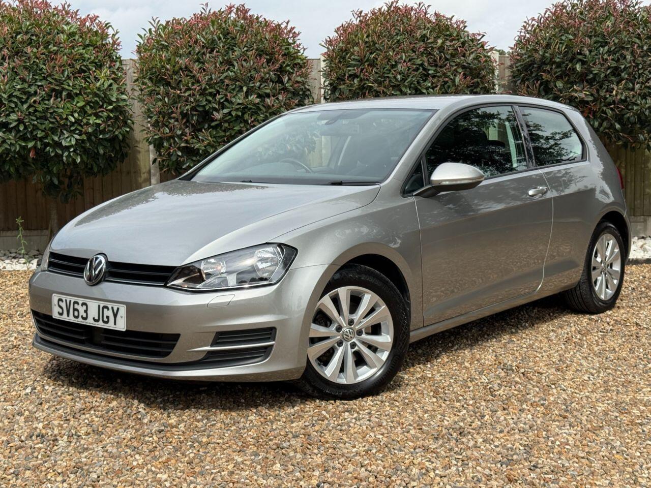 Volkswagen Golf view 2