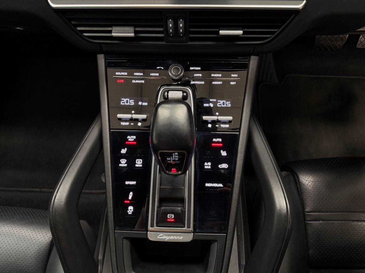 Porsche Cayenne view 21