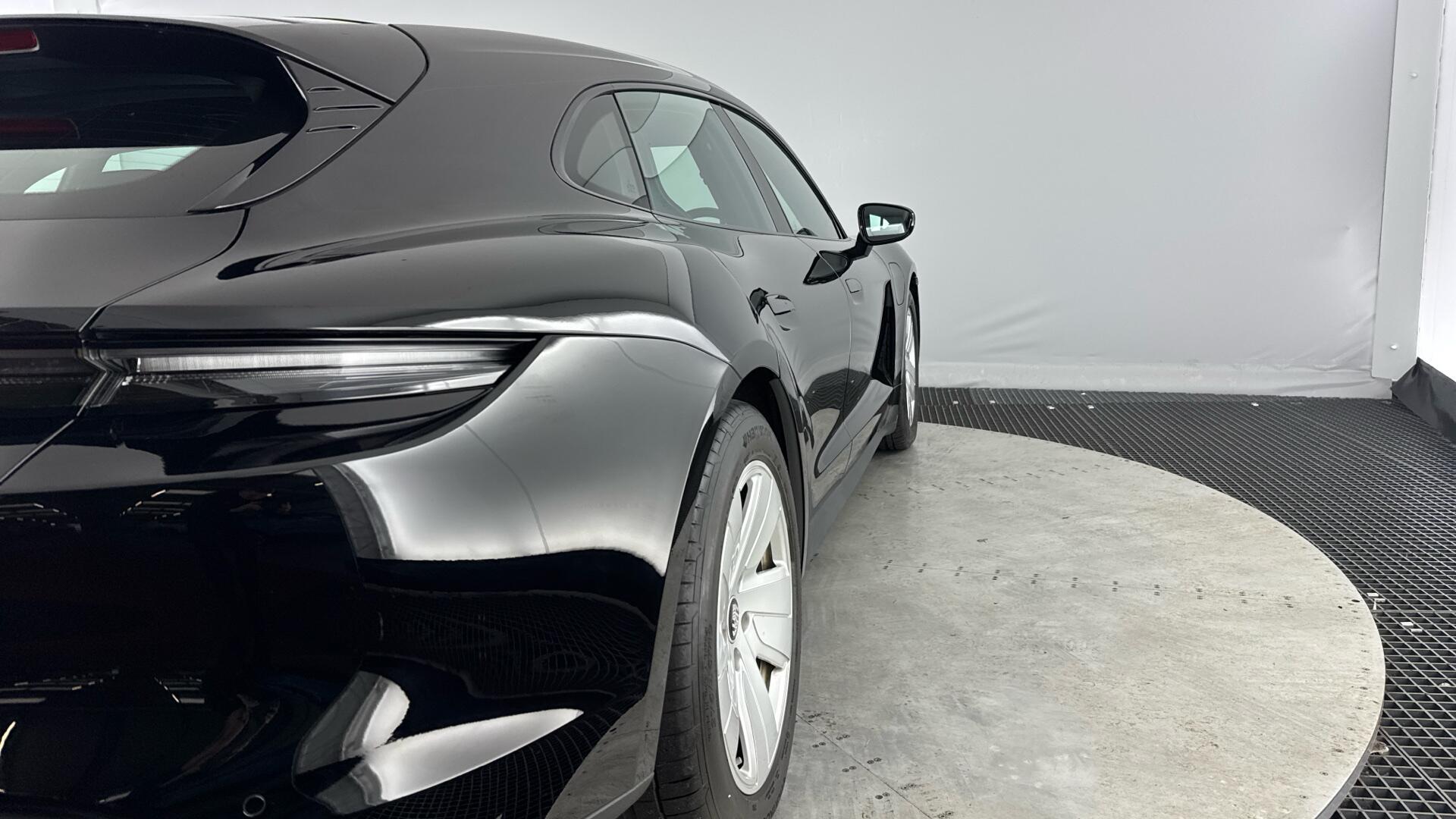 Porsche Taycan view 28