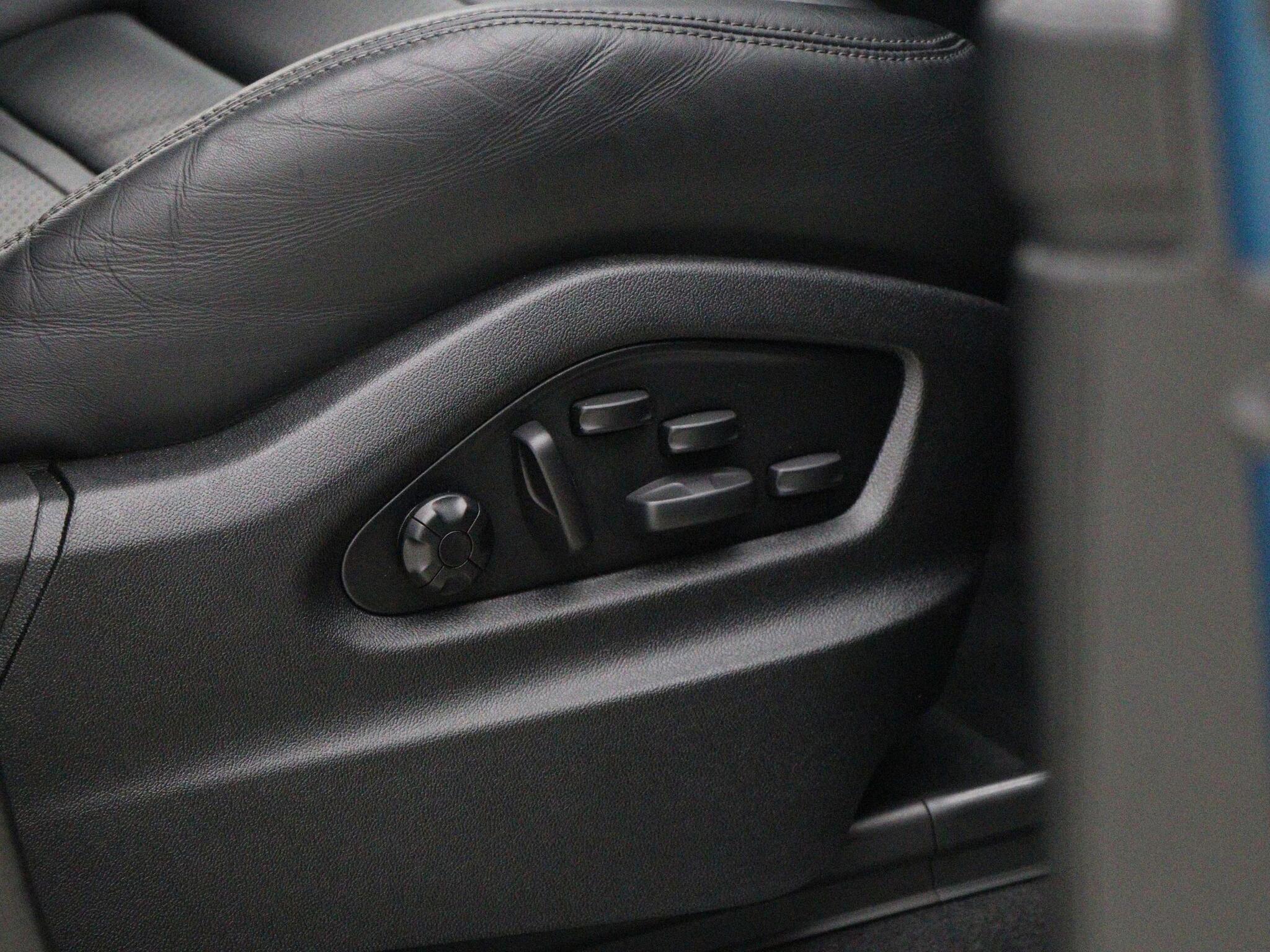 Porsche Cayenne view 34
