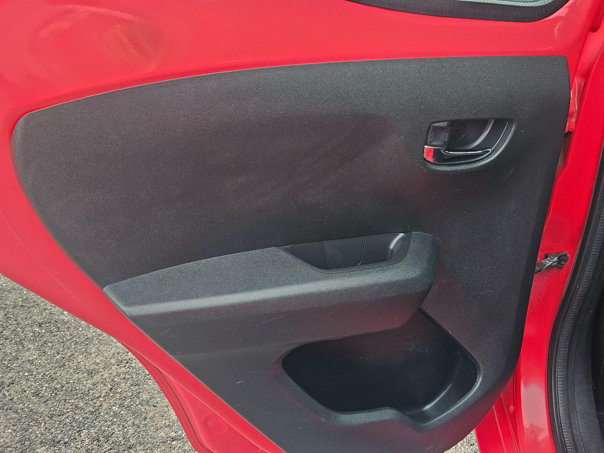 2015 Toyota AYGO image 46