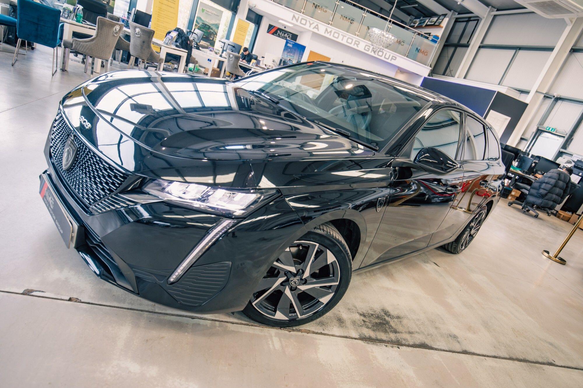 Peugeot 308 view 5
